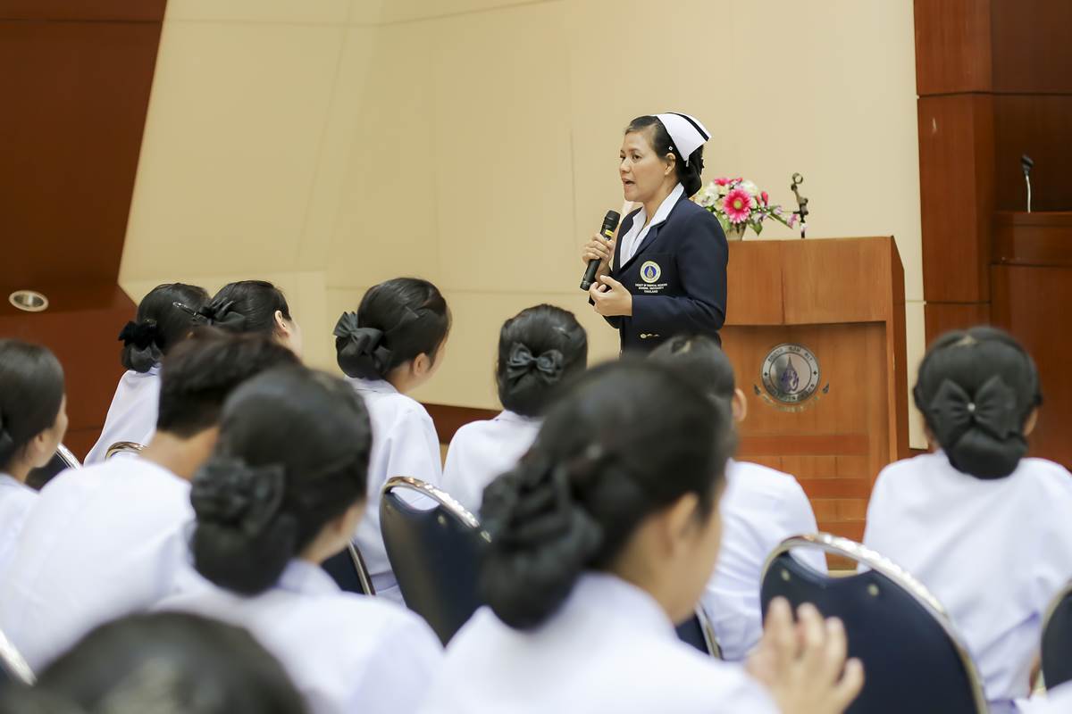 กิจกรรม Road Show เพื่อรับสมัครผู้ช่วยพยาบาล ปี 2559 กิจกรรม Road Show เพื่อรับสมัครผู้ช่วยพยาบาล ปี 2559