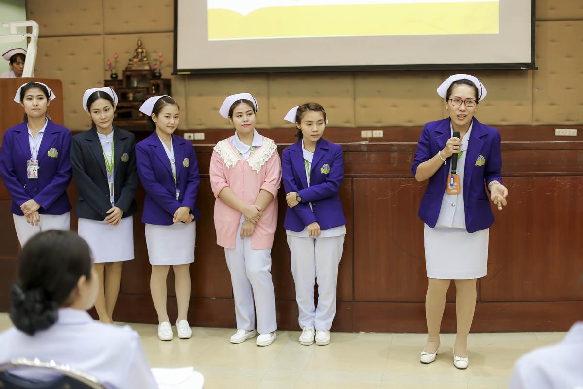 กิจกรรม Road Show เพื่อรับสมัครผู้ช่วยพยาบาล ปี 2559 กิจกรรม Road Show เพื่อรับสมัครผู้ช่วยพยาบาล ปี 2559