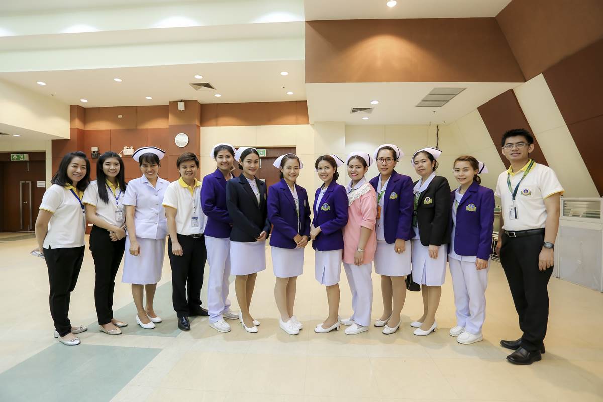 กิจกรรม Road Show เพื่อรับสมัครผู้ช่วยพยาบาล ปี 2559 กิจกรรม Road Show เพื่อรับสมัครผู้ช่วยพยาบาล ปี 2559