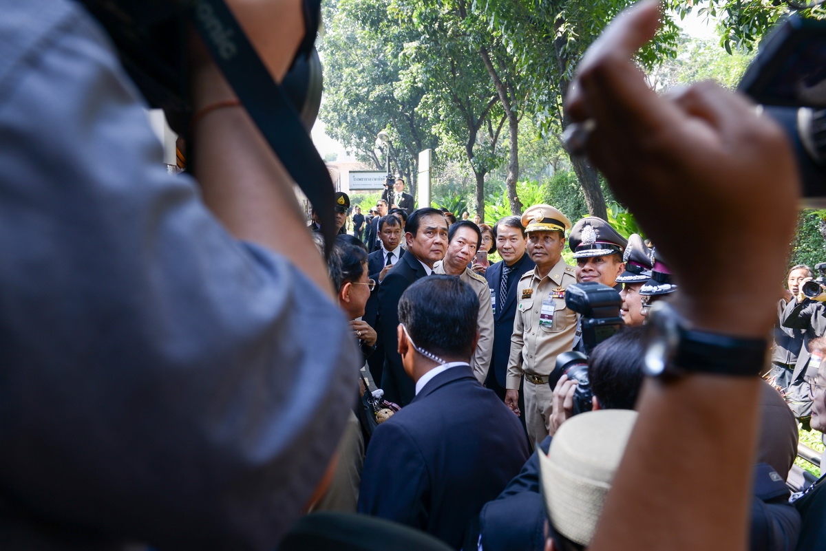 คณะผู้บริหารฯ ให้การต้อนรับนายกรัฐมนตรีในโอกาสทำพิธีเปิดนิทรรศการพระบาทสมเด็จพระปรมินทรมหาภูมิพลอดุลยเดช รัชกาลที่9