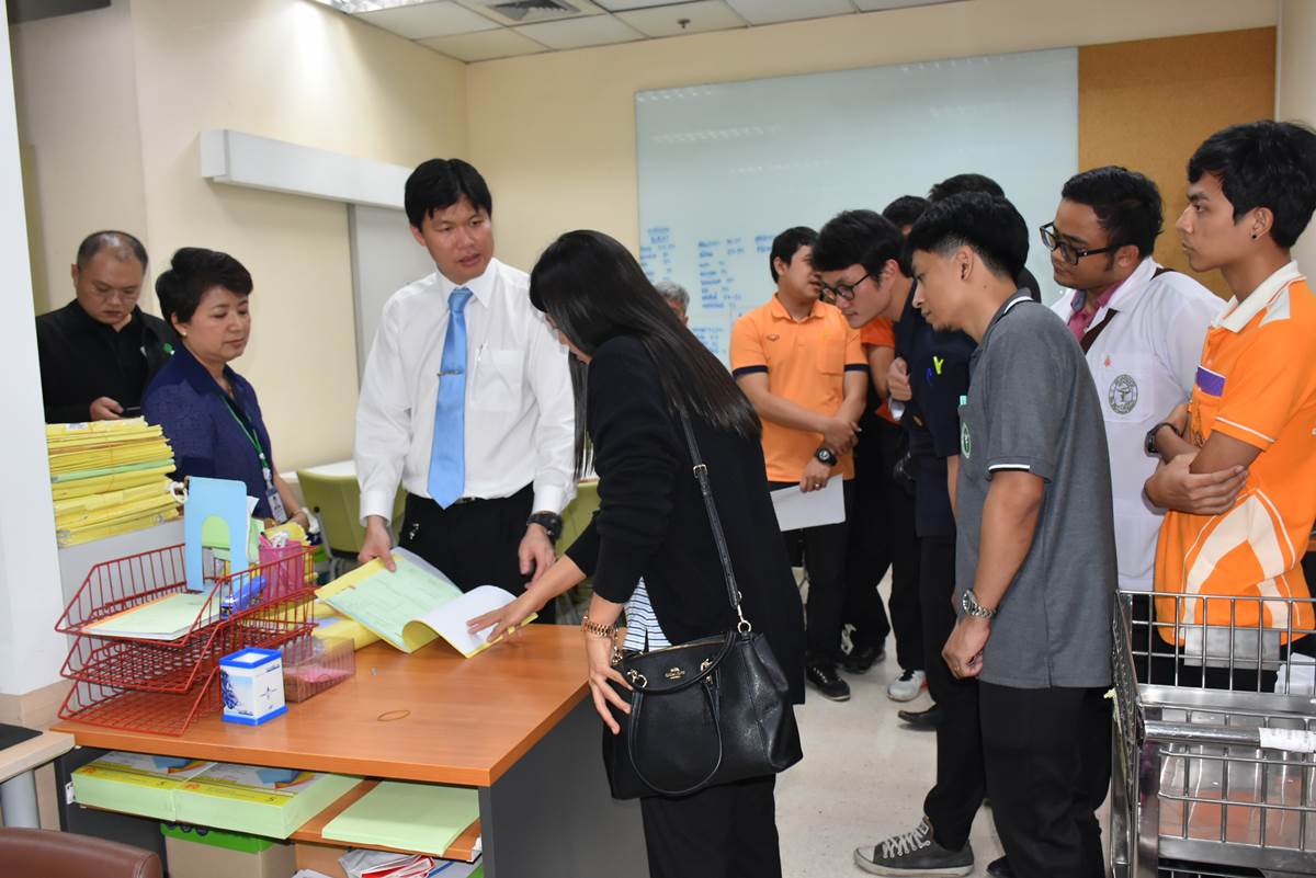 ฝ่ายสารสนเทศ ต้อนรับสำนักงานสาธารณสุขจังหวัดจันทบุรี ดูงานระบบเทคโนโลยีสารสนเทศและแอปพลิเคชั่นบนสมาร์ทโฟน