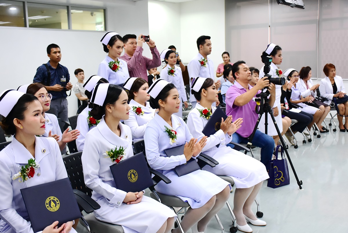 พิธีมอบประกาศนียบัตรแก่ผู้สำเร็จการอบรม หลักสูตรการพยาบาลเฉพาะทาง สาขาวเวชปฏิบัติการบำบัดทดแทนไต (การฟอกเลือดด้วยเครื่องไตเทียม) รุ่นที่ 7 ประจำปีการศึกษา 2561