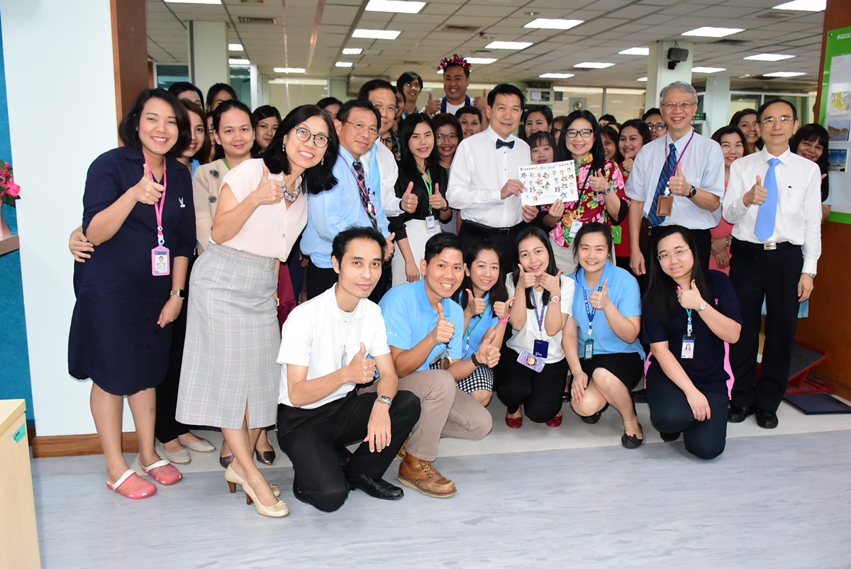 คณบดีและคณะกรรมการบริหารคณะฯ ร่วมส่งมอบความสุขเนื่องในโอกาสวันขึ้นปีใหม่แก่บุคลากร