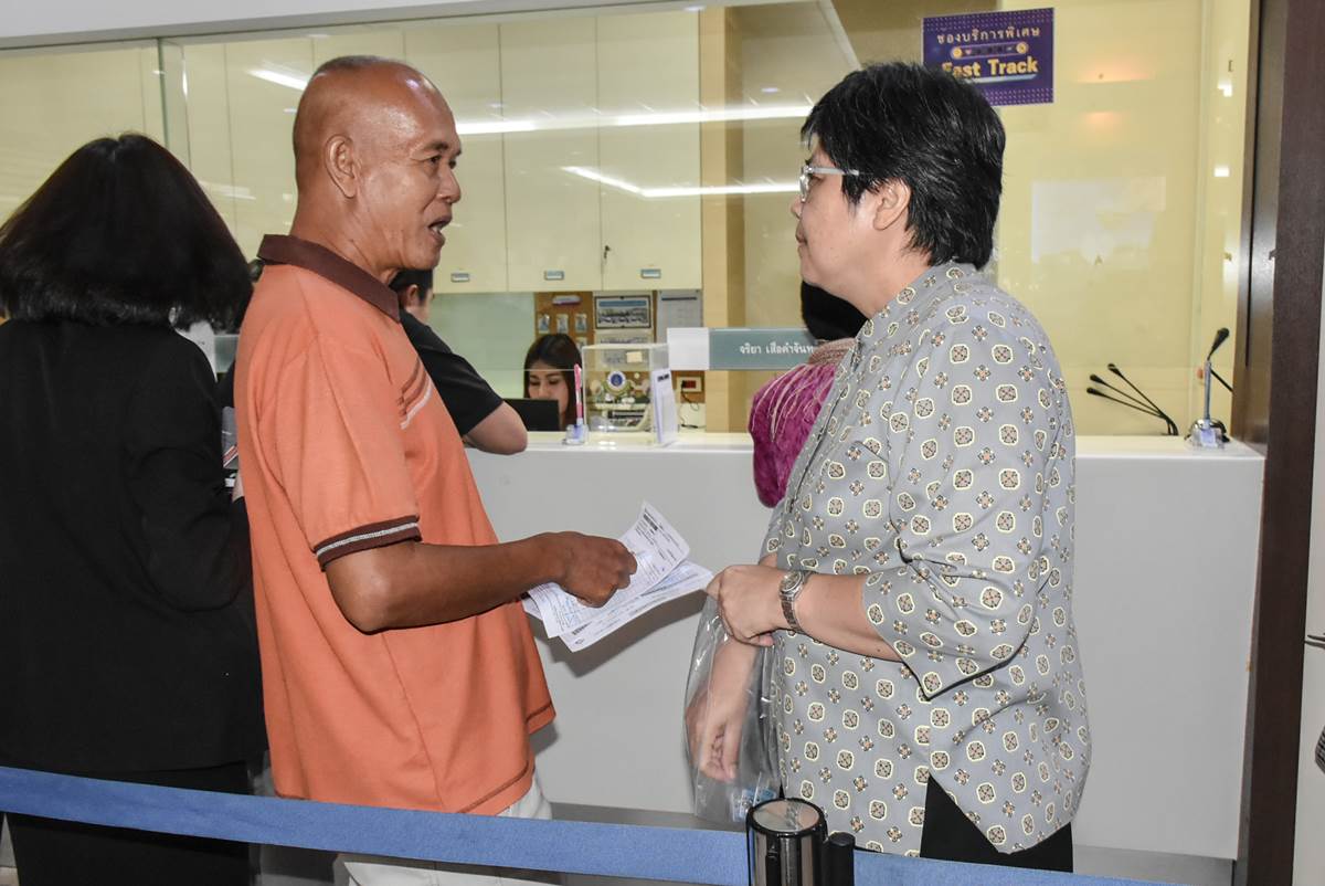 อธิบดีกรมบัญชีกลางเข้าเยี่ยมชมระบบเบิกจ่ายตรงค่ารักษาพยาบาลด้วยบัตรประชาชน