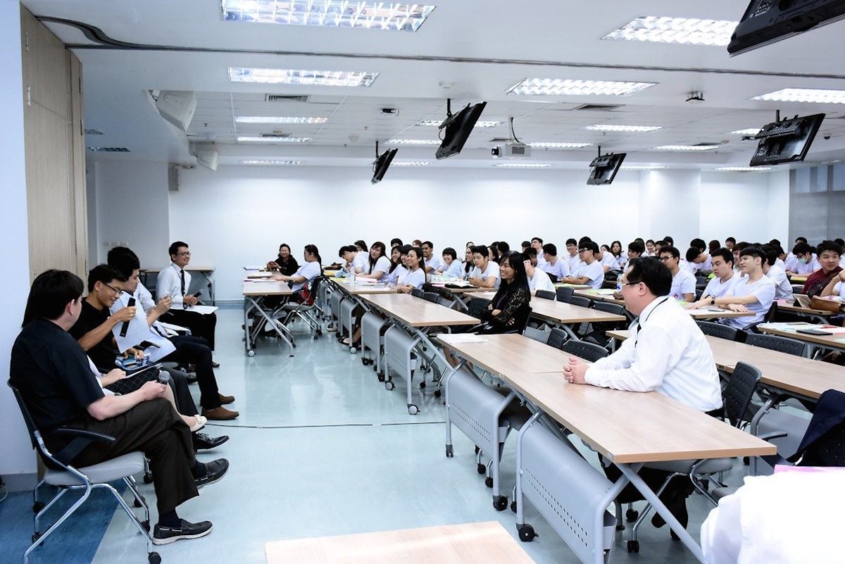 ปฐมนิเทศนักศึกษาแพทย์ชั้นปีที่ 6 ปีการศึกษา 2560