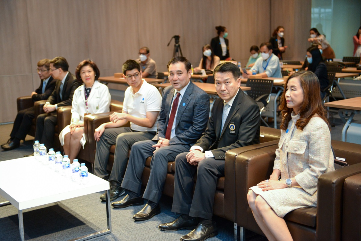 พิธีรับมอบเงินสนับสนุนการจัดซื้อเครื่อง ECMO และเครื่องช่วยหายใจ เพื่อผู้ป่วย COVID-19 พิธีรับมอบเงินสนับสนุนการจัดซื้อเครื่อง ECMO และเครื่องช่วยหายใจ เพื่อผู้ป่วย COVID-19