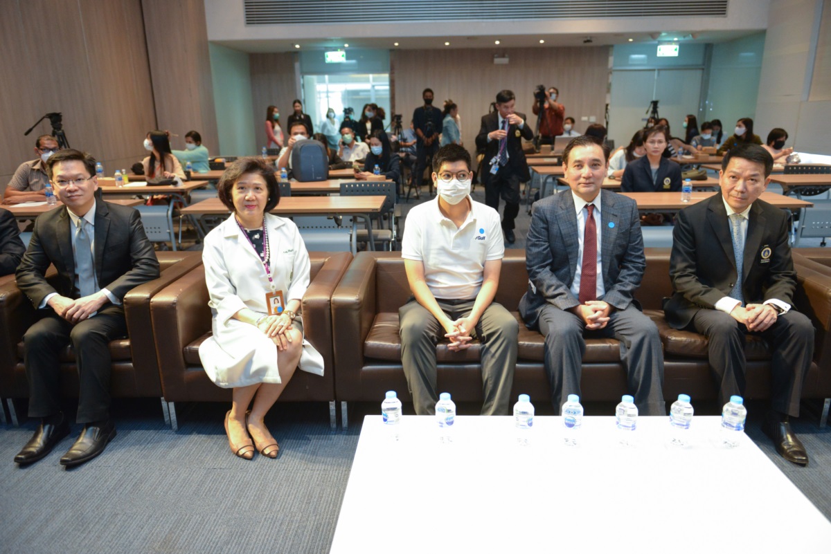 พิธีรับมอบเงินสนับสนุนการจัดซื้อเครื่อง ECMO และเครื่องช่วยหายใจ เพื่อผู้ป่วย COVID-19 พิธีรับมอบเงินสนับสนุนการจัดซื้อเครื่อง ECMO และเครื่องช่วยหายใจ เพื่อผู้ป่วย COVID-19