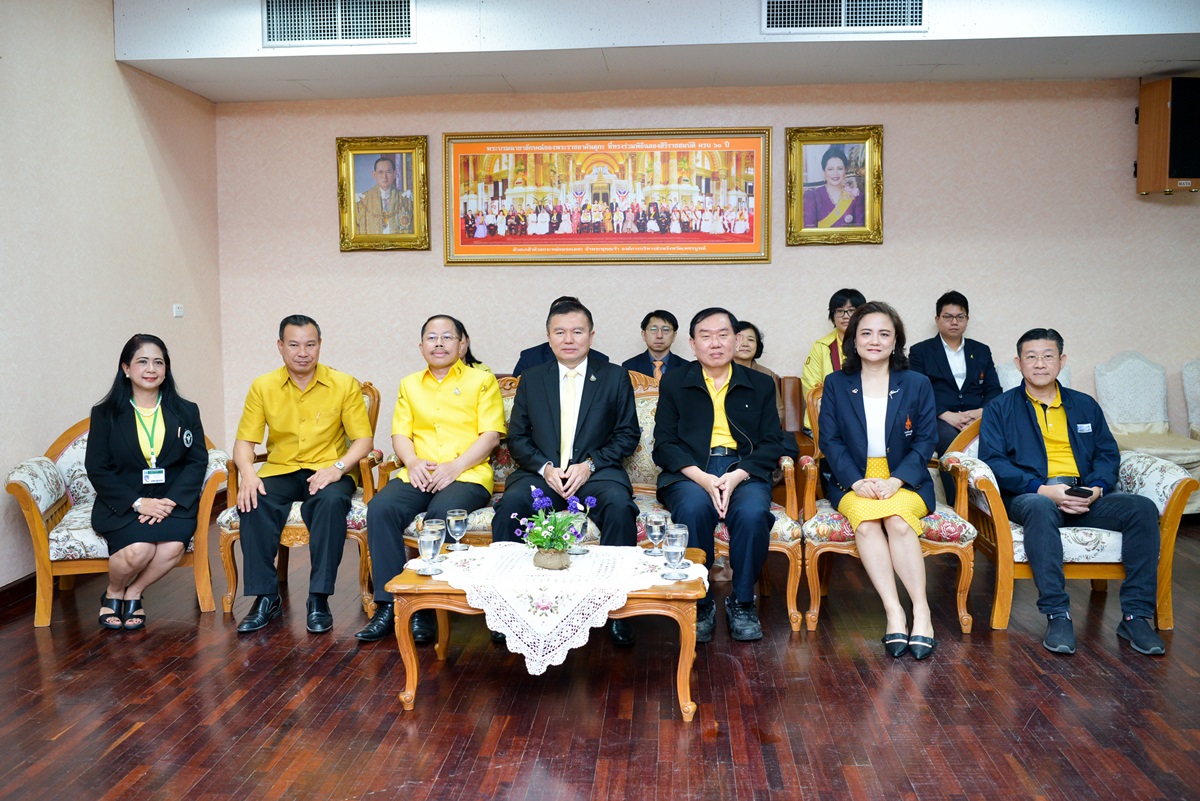 โครงการผ่าตัดต้อกระจกเฉลิมพระเกียรติ ศ. ดร.สมเด็จพระเจ้าน้องนางเธอ เจ้าฟ้าจุฬาภรณวลัยลักษณ์ อัครราชกุมารี กรมพระศรีสวางควัฒน วรขัตติยราชนารี ณ โรงพยาบาลเพชรบูรณ์