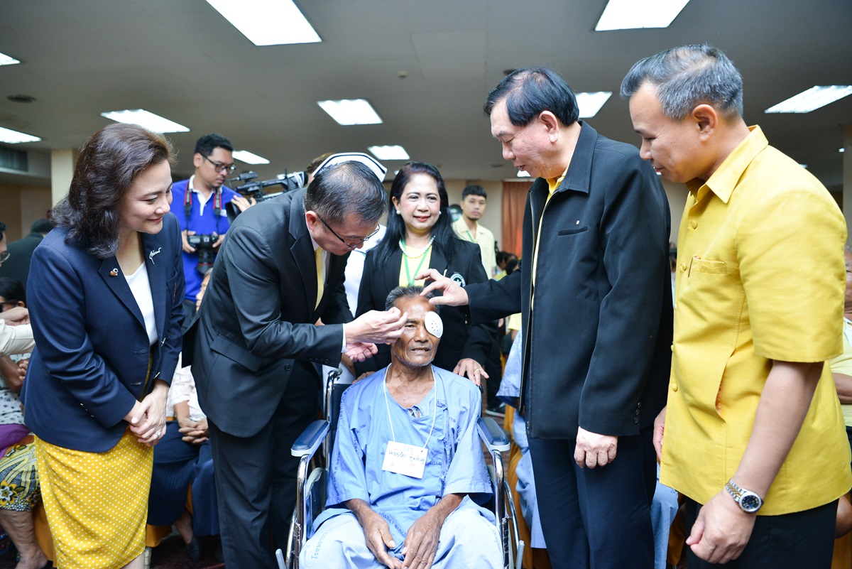 โครงการผ่าตัดต้อกระจกเฉลิมพระเกียรติ ศ. ดร.สมเด็จพระเจ้าน้องนางเธอ เจ้าฟ้าจุฬาภรณวลัยลักษณ์ อัครราชกุมารี กรมพระศรีสวางควัฒน วรขัตติยราชนารี ณ โรงพยาบาลเพชรบูรณ์