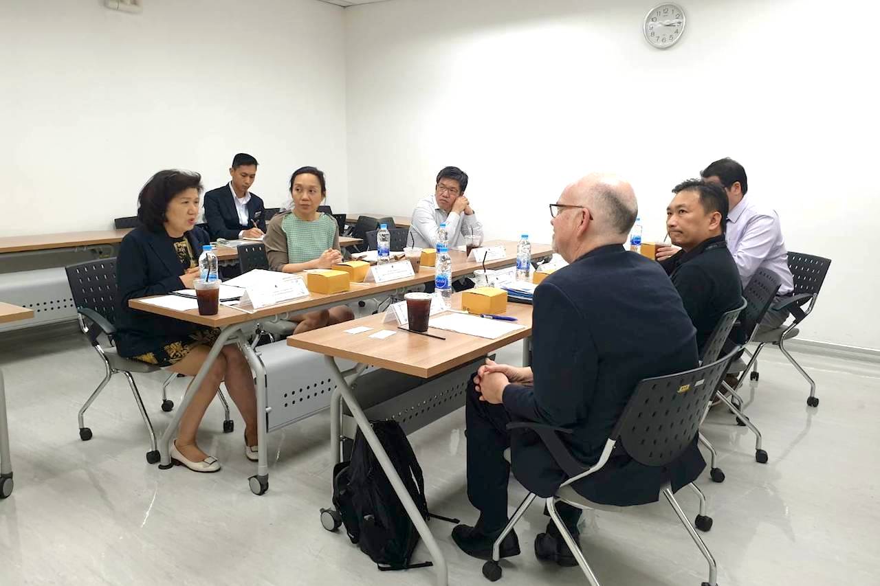 ต้อนรับแขกต่างชาติจาก UCLA