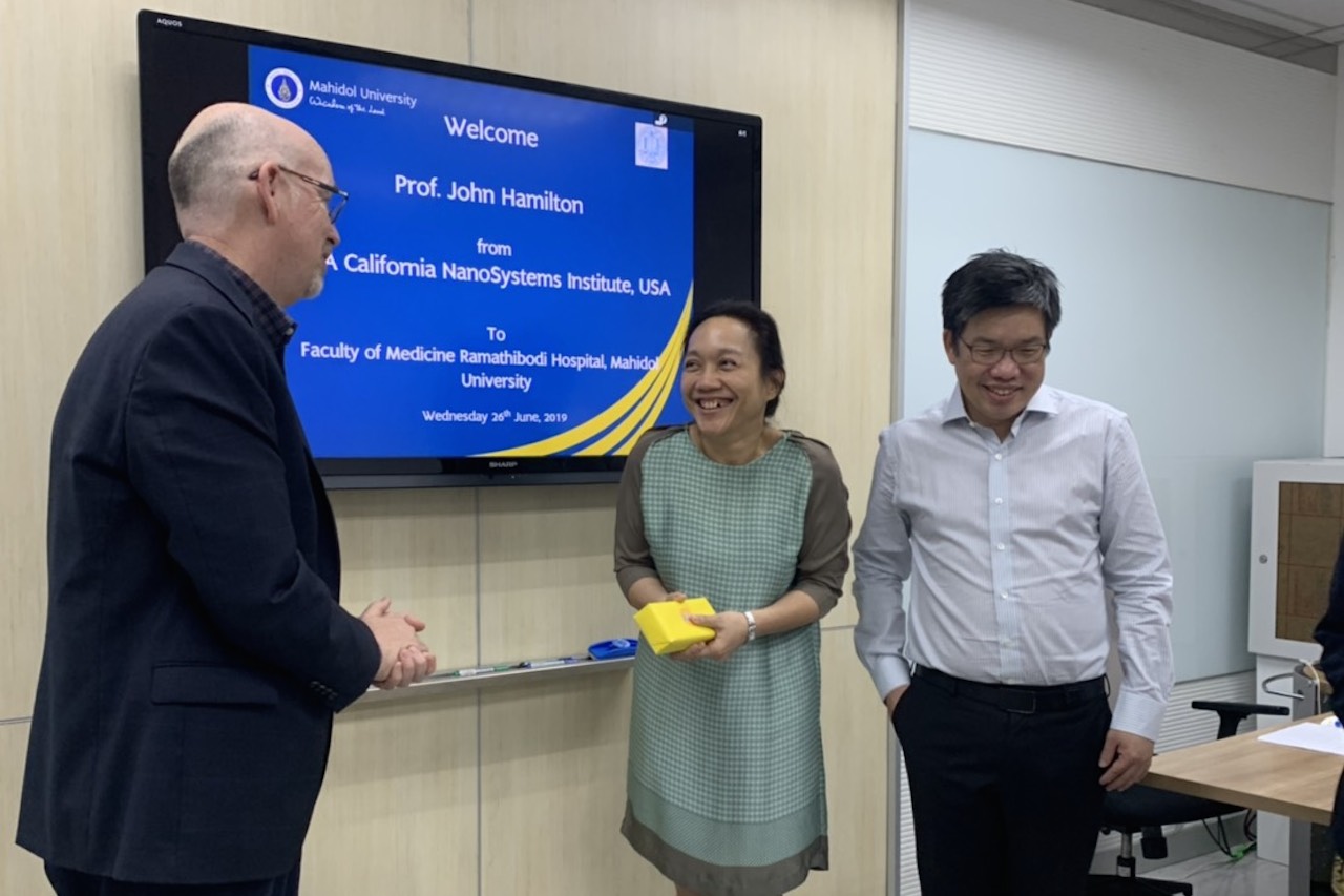 ต้อนรับแขกต่างชาติจาก UCLA