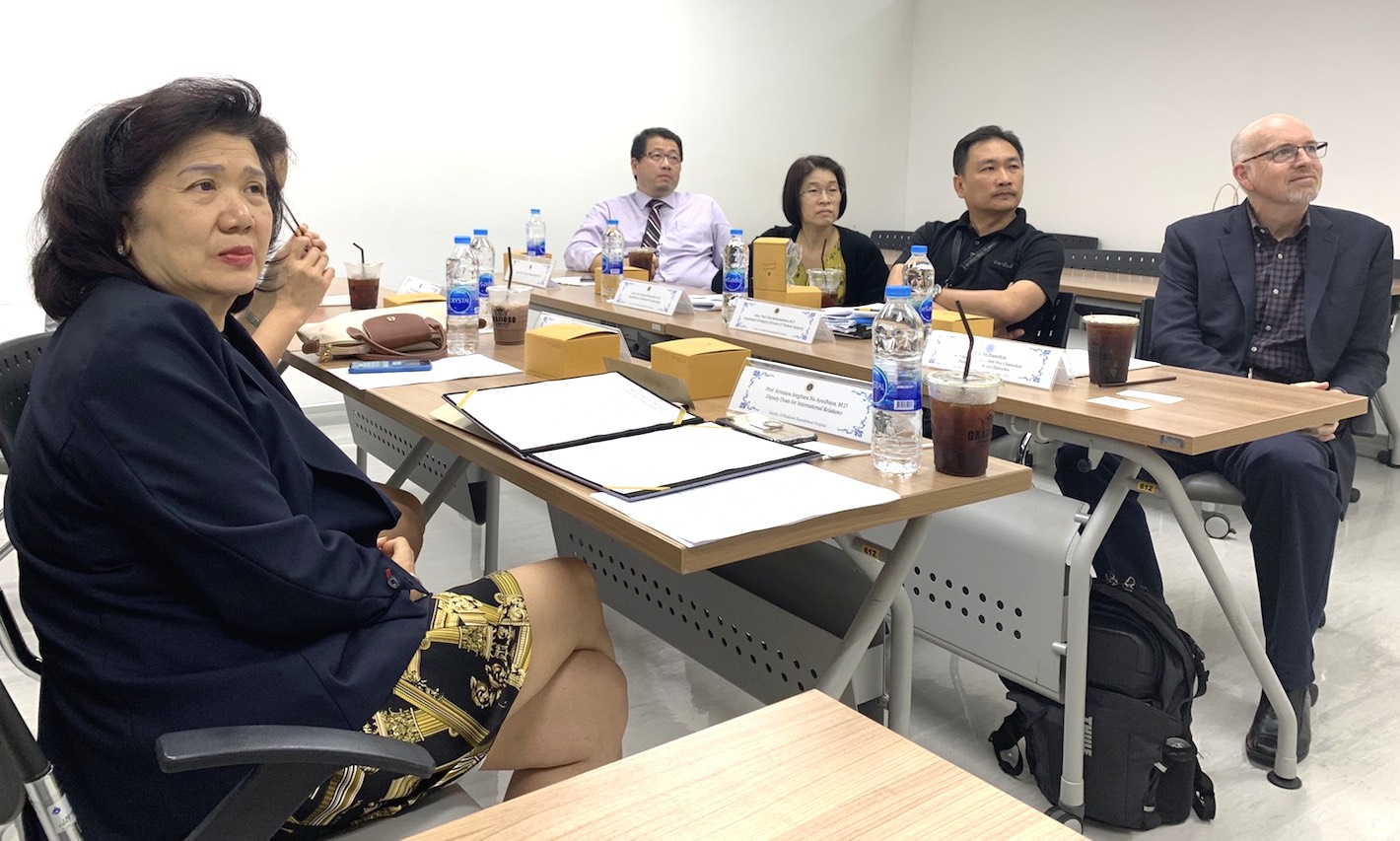 ต้อนรับแขกต่างชาติจาก UCLA