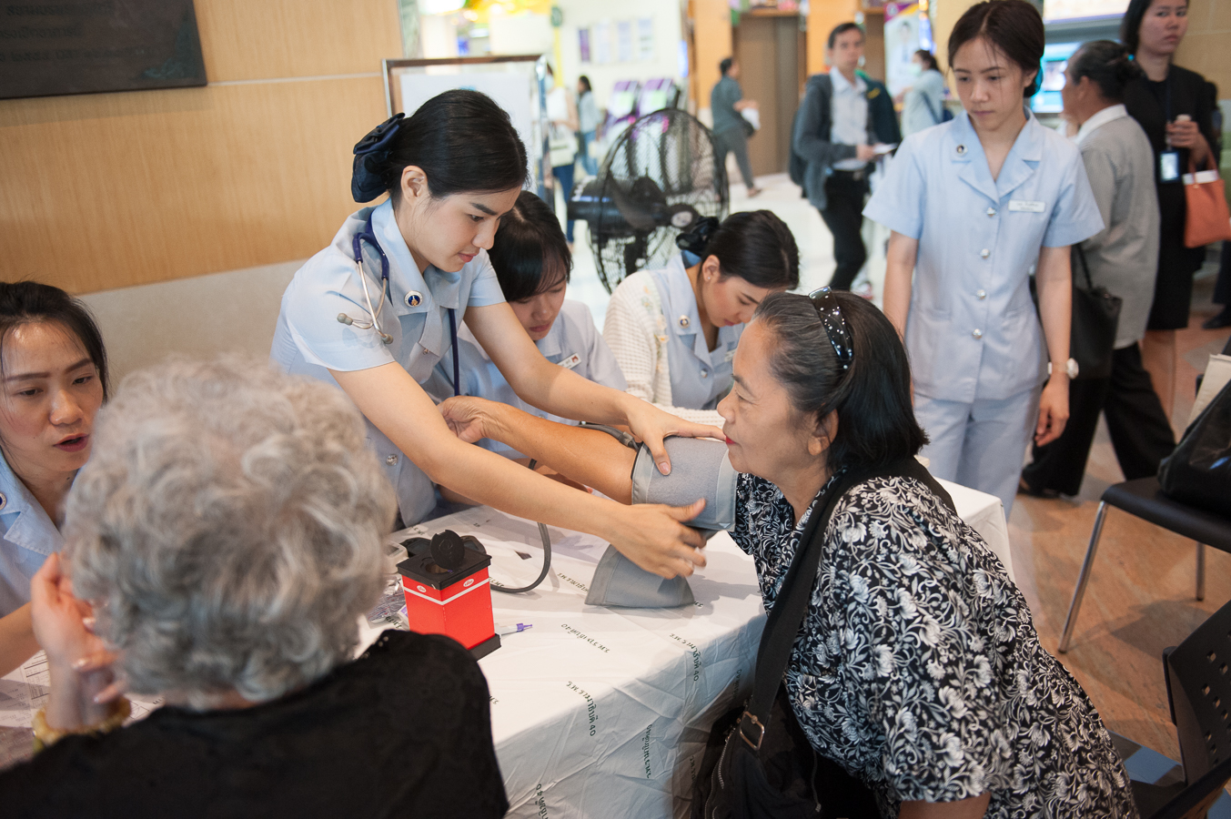 กิจกรรม มหกรรมสุขภาพ ครั้งที่ 3 ตอน ใส่ใจสุขภาพเพียงนิด ชีวิตสดใสแข็งแรง