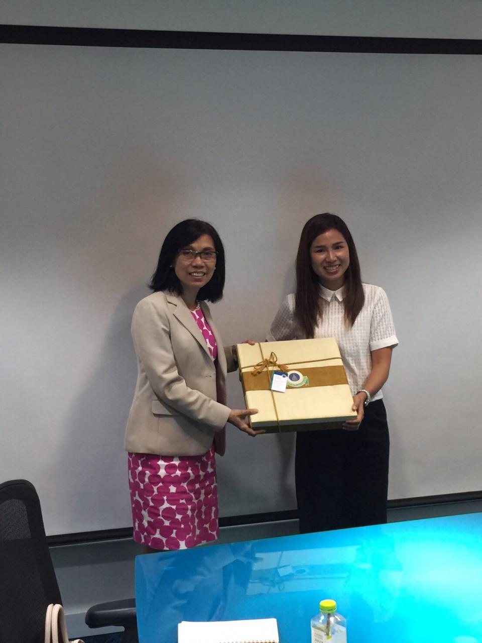 ศึกษาดูงานระบบ Call Center บริษัท AIS จำกัด ศึกษาดูงานระบบ Call Center บริษัท AIS จำกัด