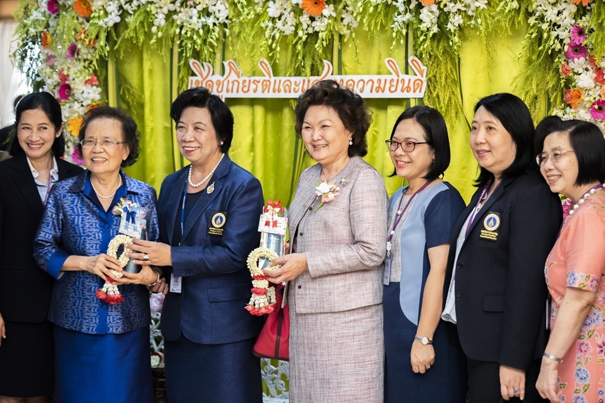 งานเชิดชูเกียรติและแสดงความยินดีคณาจารย์ผู้ได้รับรางวัลระดับมหาวิทยาลัย ระดับชาติและระดับนานาชาติ