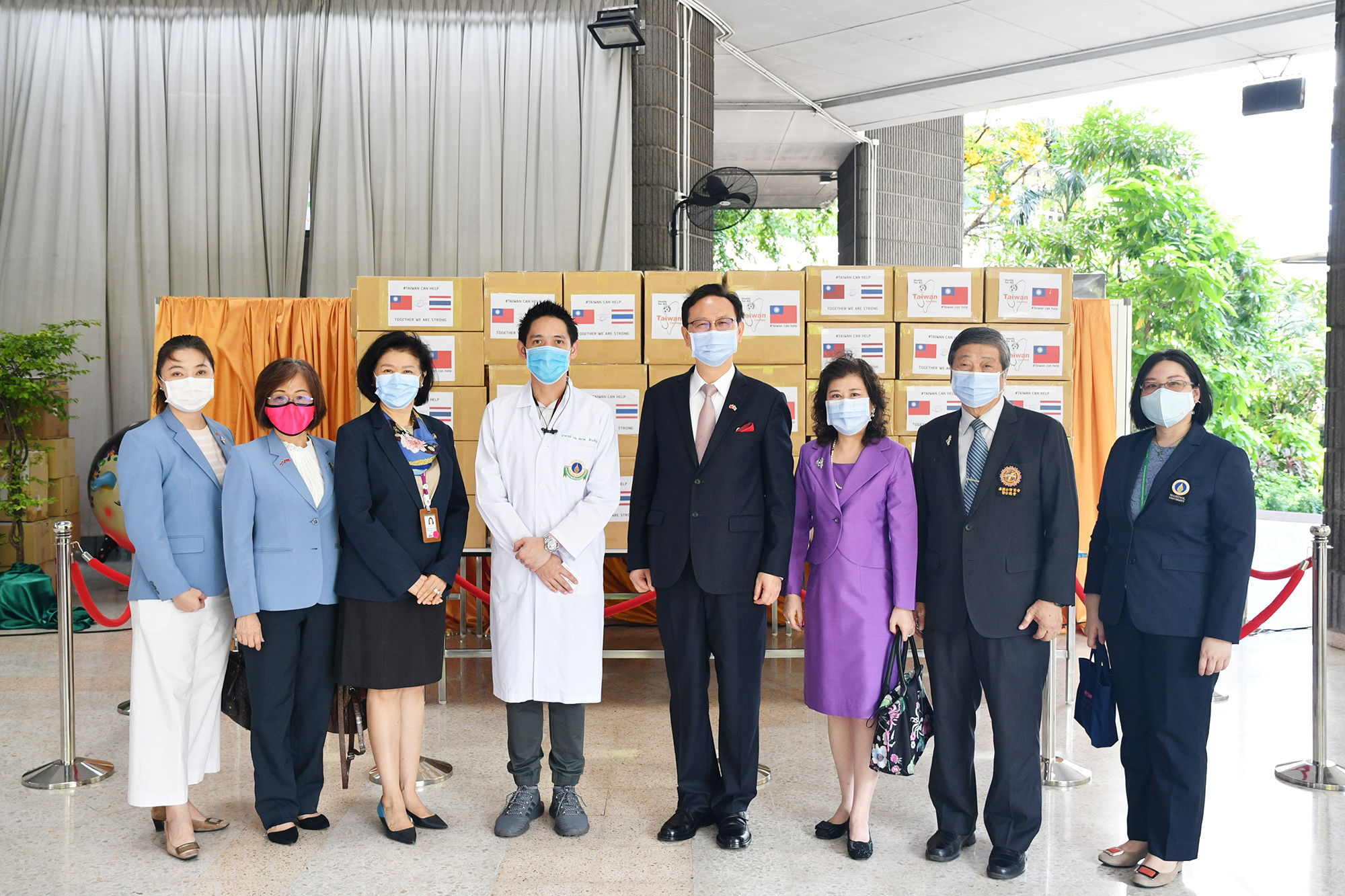 สำนักงานเศรษฐกิจและวัฒนธรรมไทเปประเทศไทย มอบอุปกรณ์ป้องกันส่วนบุคคล (PPE)