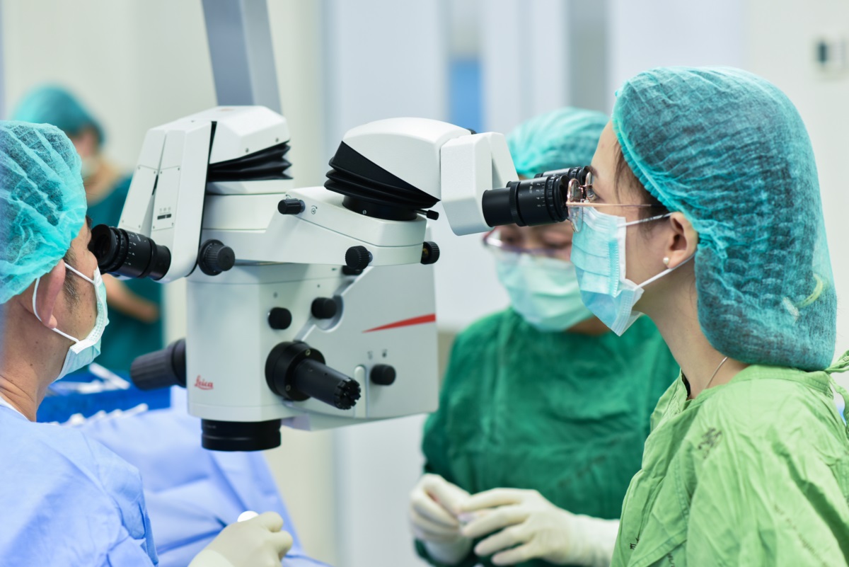 โครงการผ่าตัดตาต้อกระจกใส่เลนส์แก้วตาเทียม โรงพยาบาลชัยบาดาล จ.ลพบุรี