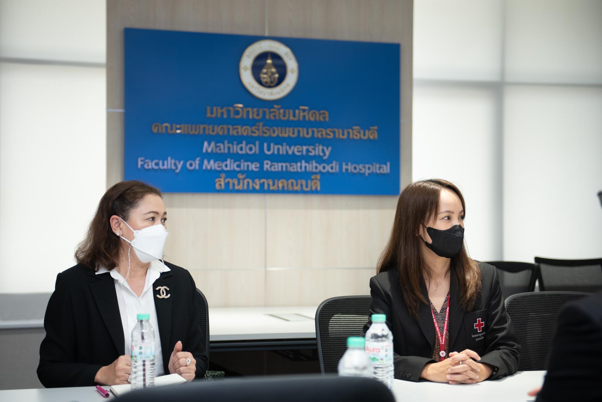 งานสื่อสารองค์กร คณะแพทยศาสตร์โรงพยาบาลรามาธิบดี มหาวิทยาลัยมหิดล ต้อนรับทีมศึกษาดูงานจาก สำนักสารนิเทศและสื่อสารองค์กร กลุ่มงานกลยุทธ์องค์กร สภากาชาดไทย และฝ่ายสื่อสารองค์กร โรงพยาบาลจุฬาลงกรณ์ สภากาชาดไทย ศึกษาดูงานด้าน Call Center และหน่วยติดต่อสอบถาม งานสื่อสารองค์กร คณะแพทยศาสตร์โรงพยาบาลรามาธิบดี มหาวิทยาลัยมหิดล ต้อนรับทีมศึกษาดูงานจาก สำนักสารนิเทศและสื่อสารองค์กร กลุ่มงานกลยุทธ์องค์กร สภากาชาดไทย และฝ่ายสื่อสารองค์กร โรงพยาบาลจุฬาลงกรณ์ สภากาชาดไทย ศึกษาดูงานด้าน Call Center และหน่วยติดต่อสอบถาม