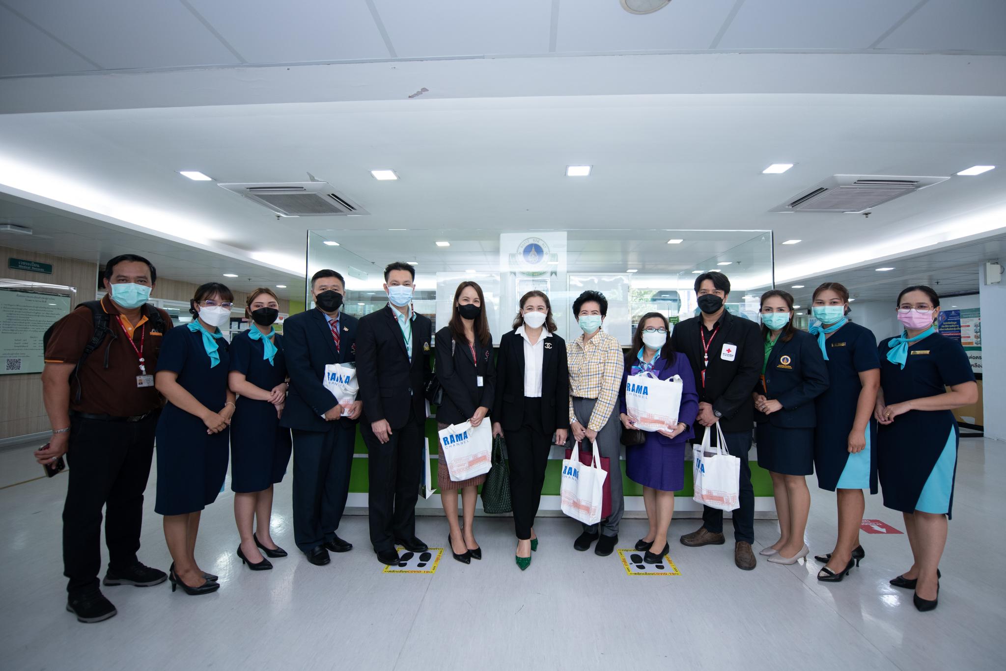 งานสื่อสารองค์กร คณะแพทยศาสตร์โรงพยาบาลรามาธิบดี มหาวิทยาลัยมหิดล ต้อนรับทีมศึกษาดูงานจาก สำนักสารนิเทศและสื่อสารองค์กร กลุ่มงานกลยุทธ์องค์กร สภากาชาดไทย และฝ่ายสื่อสารองค์กร โรงพยาบาลจุฬาลงกรณ์ สภากาชาดไทย ศึกษาดูงานด้าน Call Center และหน่วยติดต่อสอบถาม งานสื่อสารองค์กร คณะแพทยศาสตร์โรงพยาบาลรามาธิบดี มหาวิทยาลัยมหิดล ต้อนรับทีมศึกษาดูงานจาก สำนักสารนิเทศและสื่อสารองค์กร กลุ่มงานกลยุทธ์องค์กร สภากาชาดไทย และฝ่ายสื่อสารองค์กร โรงพยาบาลจุฬาลงกรณ์ สภากาชาดไทย ศึกษาดูงานด้าน Call Center และหน่วยติดต่อสอบถาม