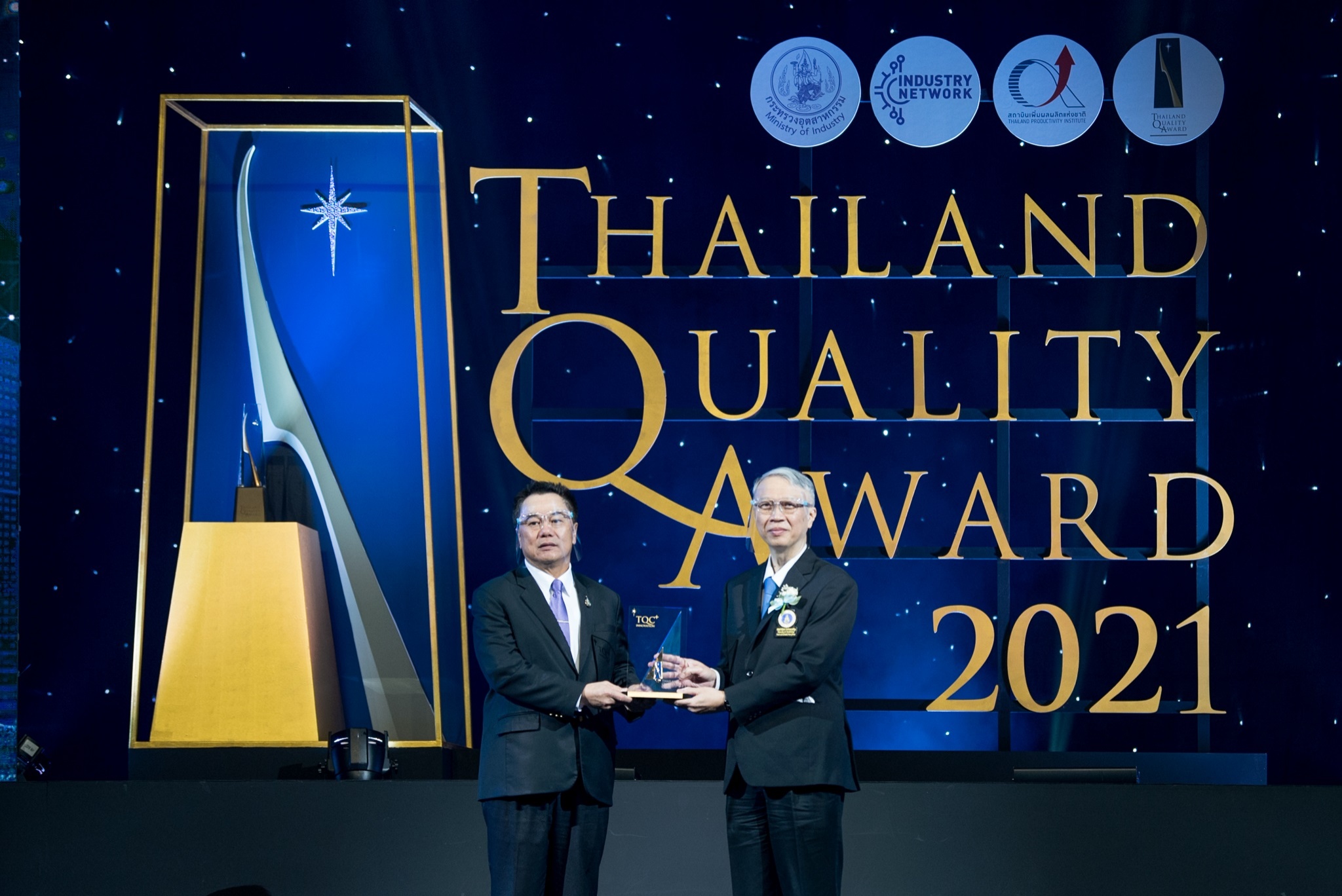คณะแพทยศาสตร์โรงพยาบาลรามาธิบดี มหาวิทยาลัยมหิดล รับรางวัล “การบริหารสู่ความเป็นเลิศที่มีความโดดเด่นด้านนวัตกรรม (Thailand Quality Class Plus: Innovation) ประจำปี 2564”