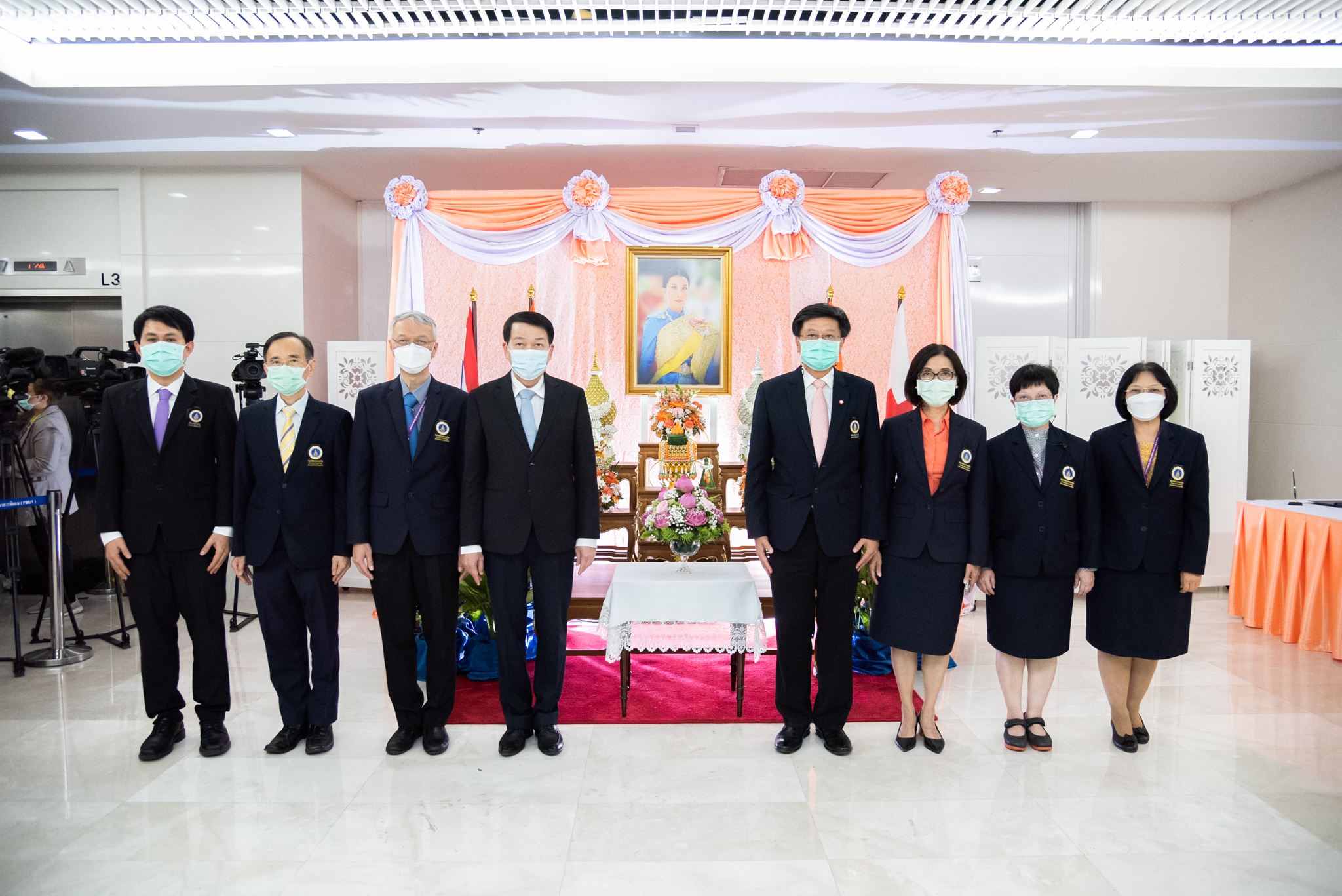 คณะแพทยศาสตร์โรงพยาบาลรามาธิบดี มหาวิทยาลัยมหิดล ถวายพระพร สมเด็จพระเจ้าลูกเธอ เจ้าฟ้าพัชรกิติยาภา นเรนทิราเทพยวดี กรมหลวงราชสาริณีสิริพัชร มหาวัชรราชธิดา ให้ทรงหายจากพระอาการประชวร  