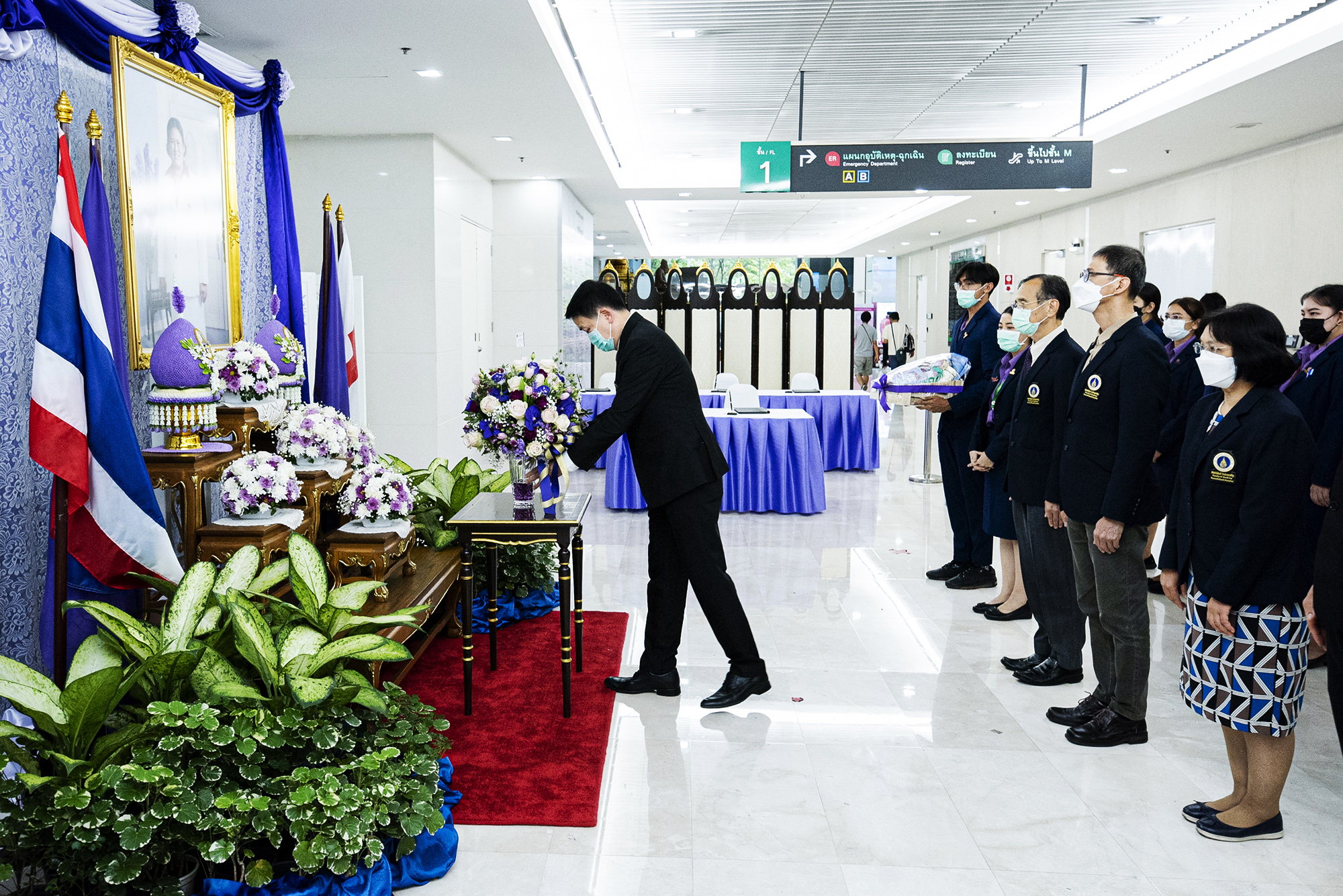 คณะแพทยศาสตร์โรงพยาบาลรามาธิบดี มหาวิทยาลัยมหิดล ถวายพระพร สมเด็จพระกนิษฐาธิราชเจ้า กรมสมเด็จพระเทพรัตนราชสุดา ฯ สยามบรมราชกุมารี ให้ทรงหายจากพระอาการประชวร