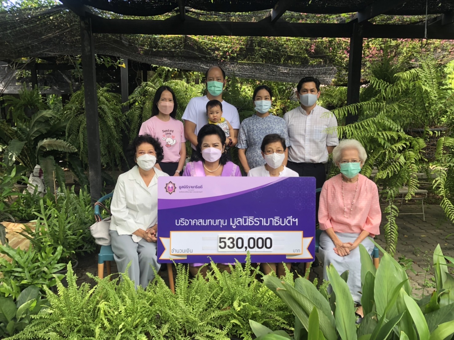 ครอบครัวศิรประภาศิริ ญาติและมิตร มมอบเงินบริจาคเพื่ออุทิศส่วนกุศลแด่ คุณกฤษณ์ ศิรประภาศิริ แก่มูลนิธิรามาธิบดีฯ สมทบทุนโครงการปรับปรุงหอพักผู้ป่วยในอาคารสมเด็จพระเทพรัตน์ โครงการช่วยเหลือผู้ป่วยยากไร้และทุนการศึกษารามาธิบดี
