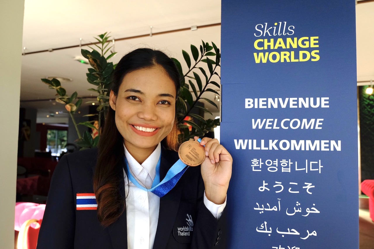 นางสาวศิริพร ทรปราณี โรงเรียนพยาบาลรามาธิบดี ได้รับเหรียญรางวัลฝีมือยอดเยี่ยม (Medallion for Excellence) ในการแข่งขัน WorldSkills Competition 2022 Special Edition