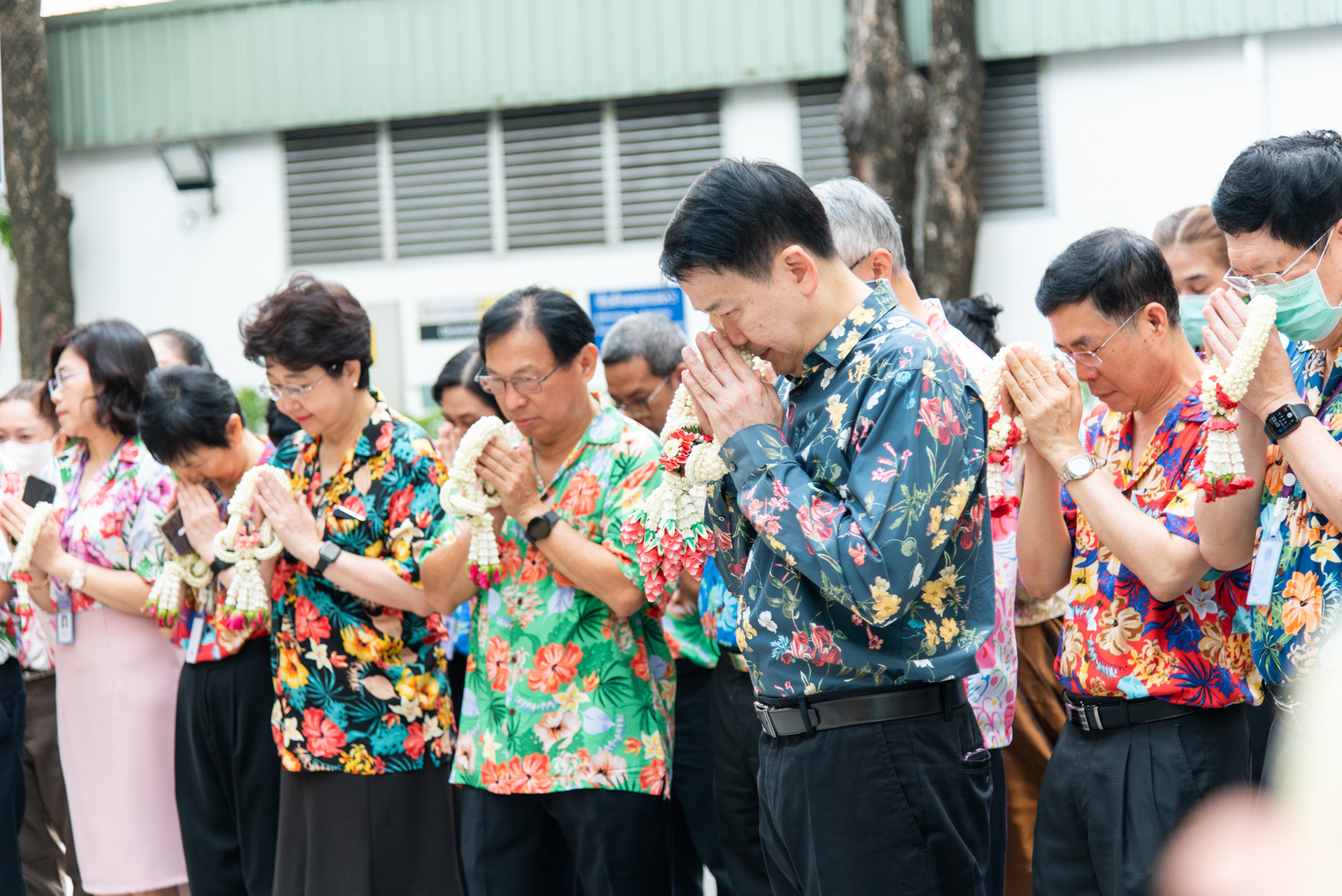 พิธีสรงน้ำพระพุทธรูปและศาลกรมหลวงชุมพรเขตอุดมศักดิ์ เนื่องในเทศกาลสงกรานต์ ประจำปี 2566 พิธีสรงน้ำพระพุทธรูปและศาลกรมหลวงชุมพรเขตอุดมศักดิ์ เนื่องในเทศกาลสงกรานต์ ประจำปี 2566