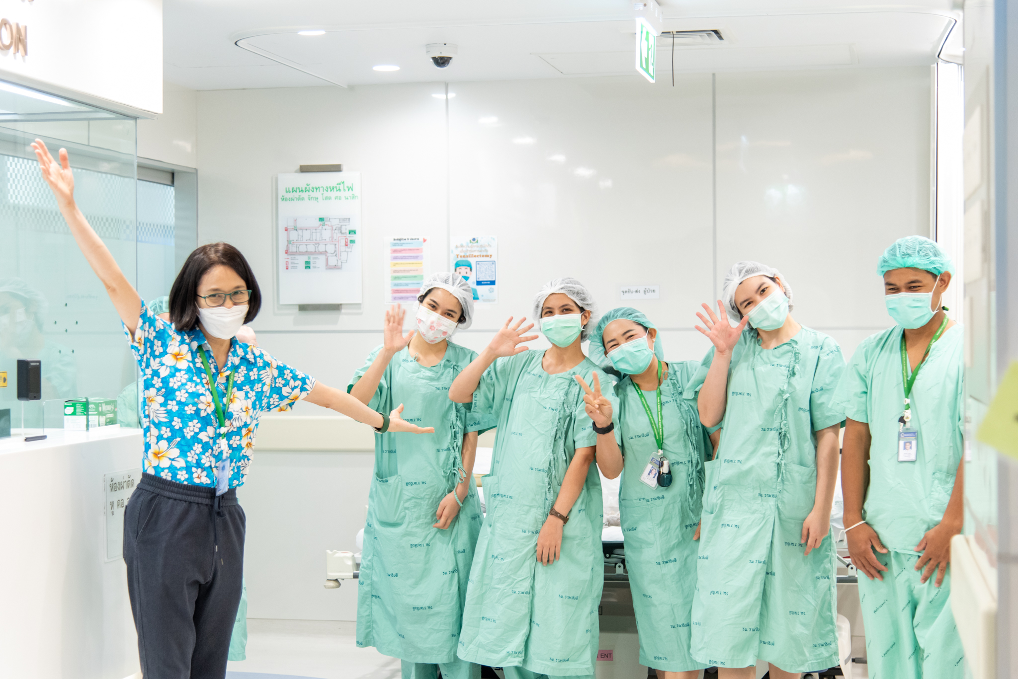 คณะผู้บริหารคณะฯ ให้กำลังใจและมอบอาหารแก่บุคลากรรามาธิบดีที่ปฏิบัติงานวันหยุด เนื่องในเทศกาลสงกรานต์ ประจำปี 2566 คณะผู้บริหารคณะฯ ให้กำลังใจและมอบอาหารแก่บุคลากรรามาธิบดีที่ปฏิบัติงานวันหยุด เนื่องในเทศกาลสงกรานต์ ประจำปี 2566