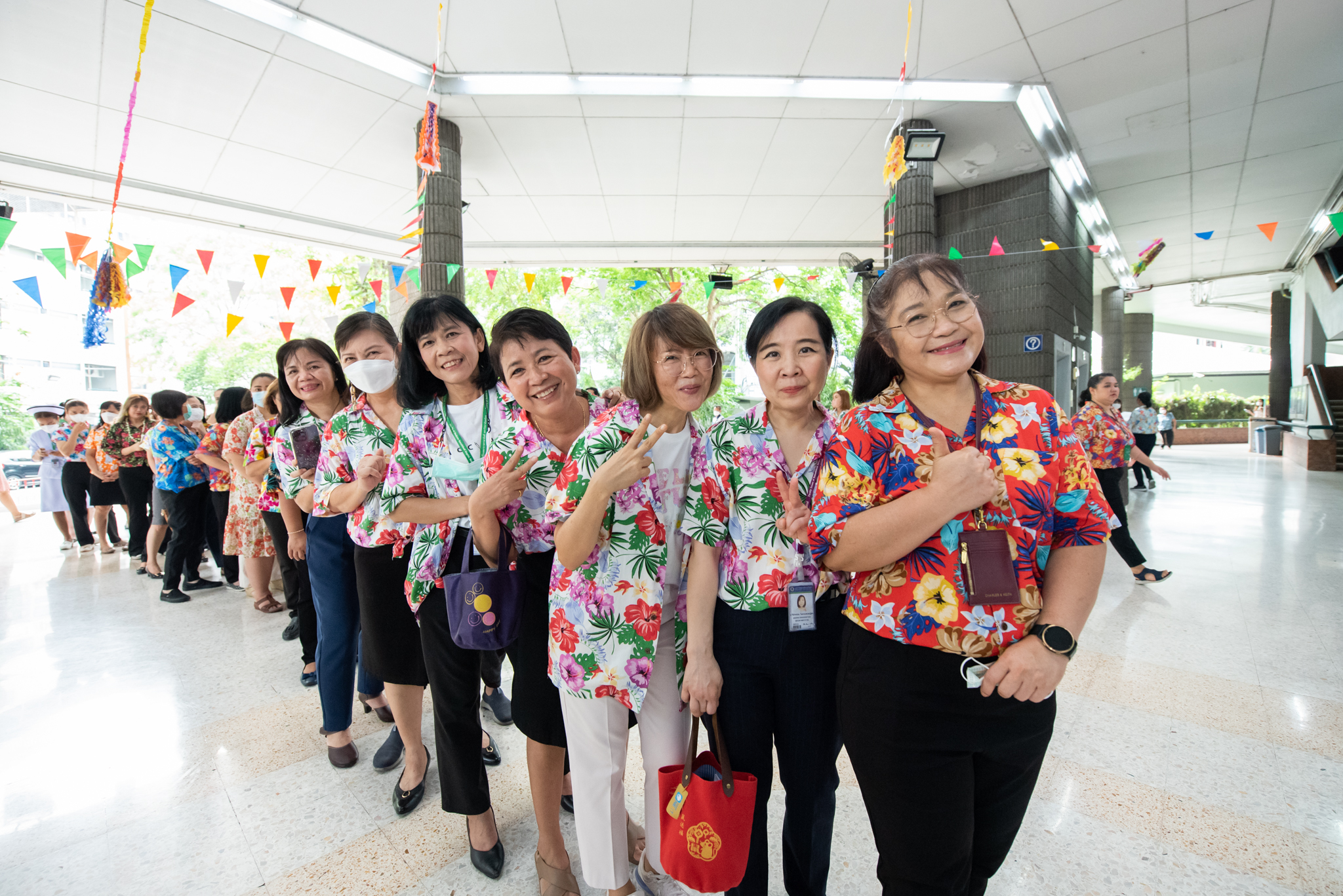 พิธีสรงน้ำพระพุทธรูปและศาลกรมหลวงชุมพรเขตอุดมศักดิ์ เนื่องในเทศกาลสงกรานต์ ประจำปี 2566 พิธีสรงน้ำพระพุทธรูปและศาลกรมหลวงชุมพรเขตอุดมศักดิ์ เนื่องในเทศกาลสงกรานต์ ประจำปี 2566