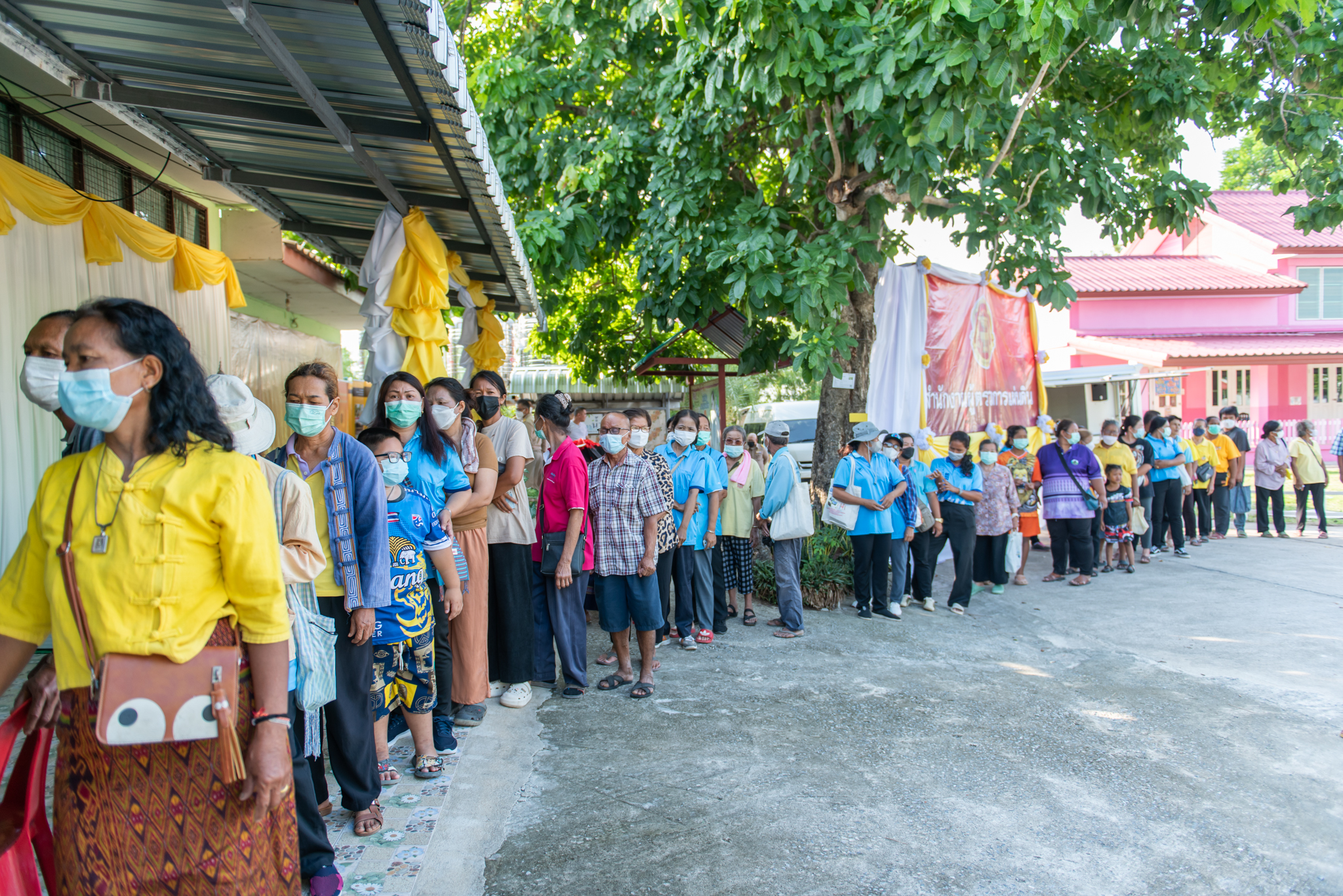 คณะแพทยศาสตร์โรงพยาบาลรามาธิบดี มหาวิทยาลัยมหิดล ร่วมกับ สำนักงานองคมนตรี ออกหน่วยแพทย์เคลื่อนที่ ในโครงการสืบสานพระราชปณิธาน จังหวัดอุทัยธานี คณะแพทยศาสตร์โรงพยาบาลรามาธิบดี มหาวิทยาลัยมหิดล ร่วมกับ สำนักงานองคมนตรี ออกหน่วยแพทย์เคลื่อนที่ ในโครงการสืบสานพระราชปณิธาน จังหวัดอุทัยธานี