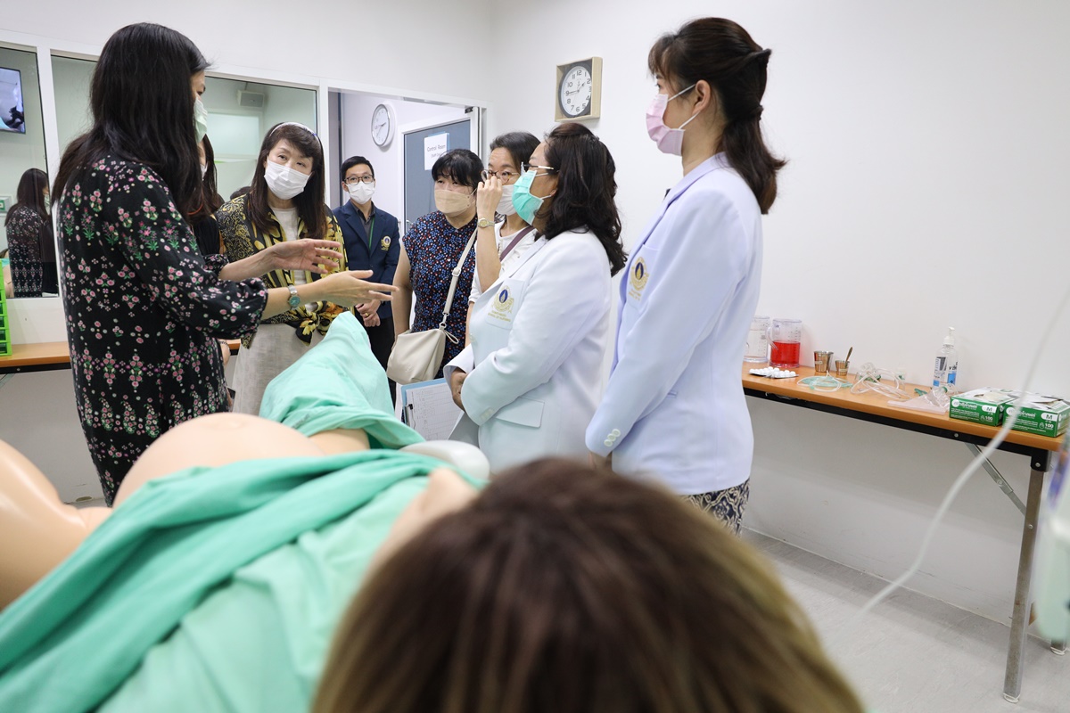 โรงเรียนพยาบาลรามาธิบดี ให้การต้อนรับ Osaka University, Professor Noriko Watanabe
