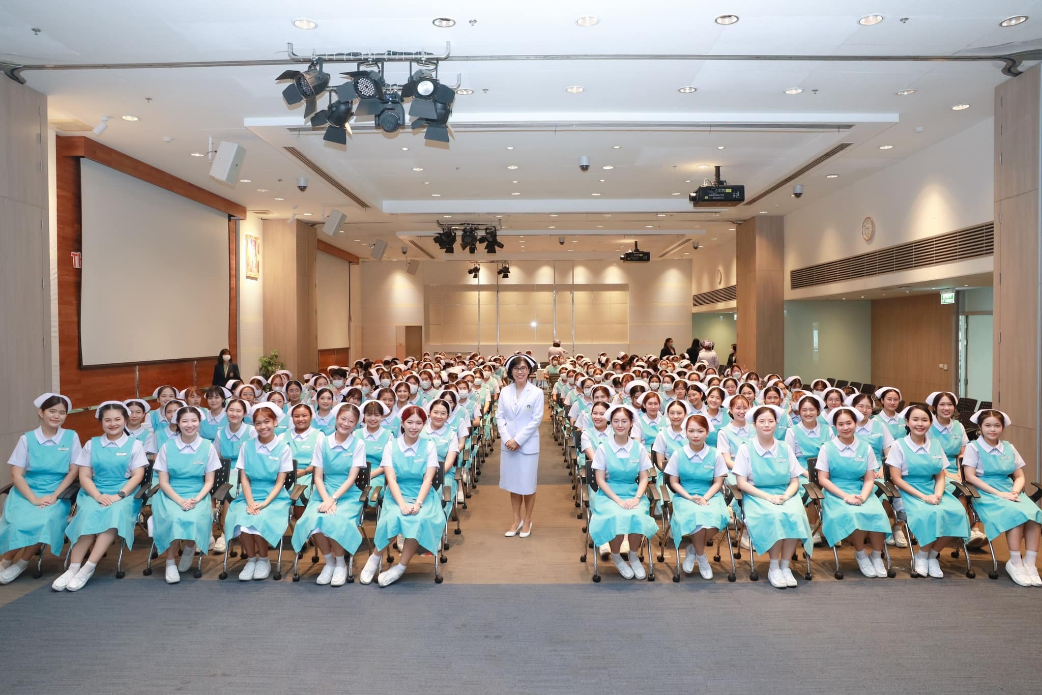 โรงเรียนพยาบาลรามาธิบดี คณะแพทยศาสตร์โรงพยาบาลรามาธิบดี มหาวิทยาลัยมหิดล จัดงาน “ปัจฉิมนิเทศ และพิธีมอบขีด เนคไท ปีการศึกษา 2565” โรงเรียนพยาบาลรามาธิบดี คณะแพทยศาสตร์โรงพยาบาลรามาธิบดี มหาวิทยาลัยมหิดล จัดงาน “ปัจฉิมนิเทศ และพิธีมอบขีด เนคไท ปีการศึกษา 2565”
