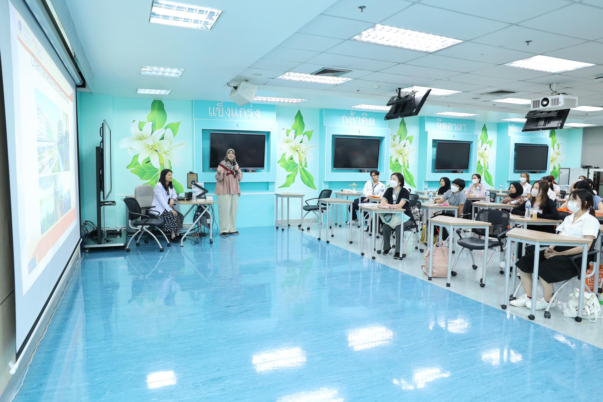 โรงเรียนพยาบาลรามาธิบดี คณะแพทยศาสตร์โรงพยาบาลรามาธิบดี มหาวิทยาลัยมหิดล ให้การต้อนรับ อาจารย์และนักศึกษาพยาบาลแลกเปลี่ยนจากสถาบันการศึกษาเครือข่ายในต่างประเทศ โรงเรียนพยาบาลรามาธิบดี คณะแพทยศาสตร์โรงพยาบาลรามาธิบดี มหาวิทยาลัยมหิดล ให้การต้อนรับ อาจารย์และนักศึกษาพยาบาลแลกเปลี่ยนจากสถาบันการศึกษาเครือข่ายในต่างประเทศ