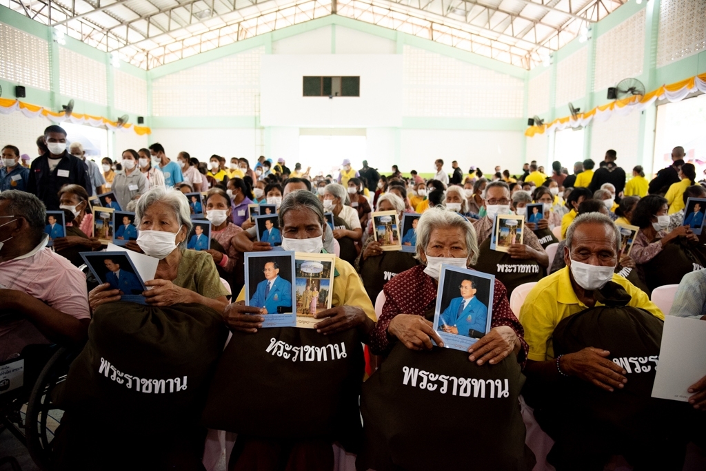 คณะแพทยศาสตร์โรงพยาบาลรามาธิบดี มหาวิทยาลัยมหิดล ร่วมกับ สำนักงานองคมนตรี ออกหน่วยแพทย์เคลื่อนที่ ในโครงการสืบสานพระราชปณิธาน จ.สุรินทร์