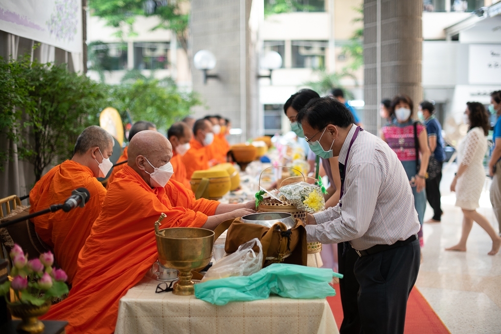 ทำบุญเดือนเกิดบุคลากร ประจำเดือนมิถุนายน 2566 ทำบุญเดือนเกิดบุคลากร ประจำเดือนมิถุนายน 2566