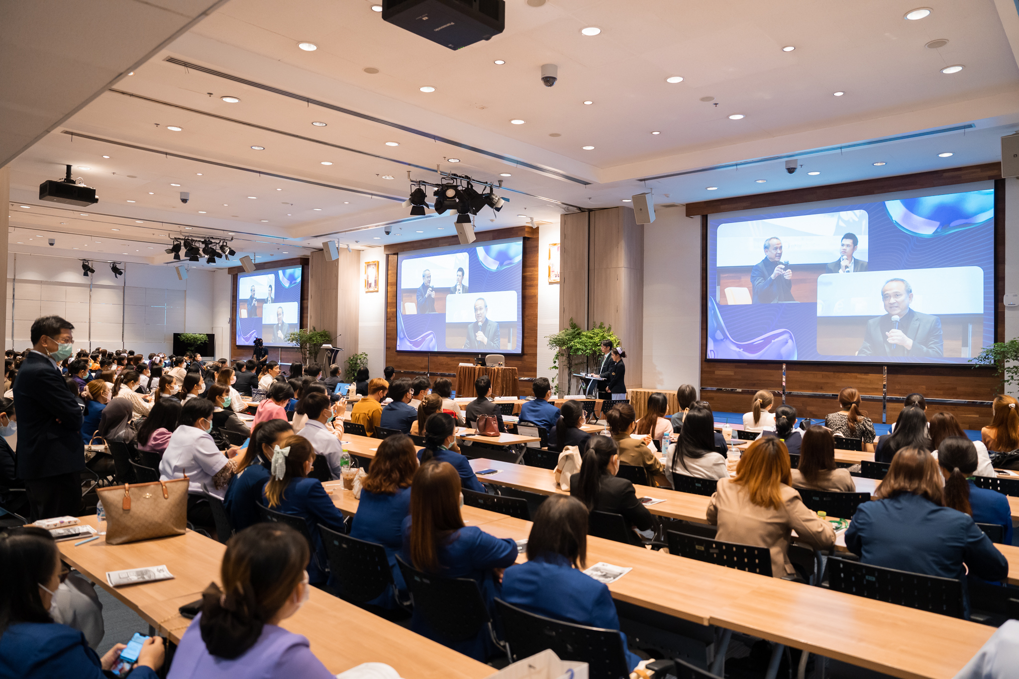 งานมหกรรมคุณภาพ (Quality Conference) ครั้งที่ 30 ประจำปี 2566 ในหัวข้อ "30 ปี สู่เส้นทางรามาธิบดีคุณภาพด้วย Flexperience (30th Quality Ramathibodi Journey to Flexperience)” งานมหกรรมคุณภาพ (Quality Conference) ครั้งที่ 30 ประจำปี 2566 ในหัวข้อ "30 ปี สู่เส้นทางรามาธิบดีคุณภาพด้วย Flexperience (30th Quality Ramathibodi Journey to Flexperience)”