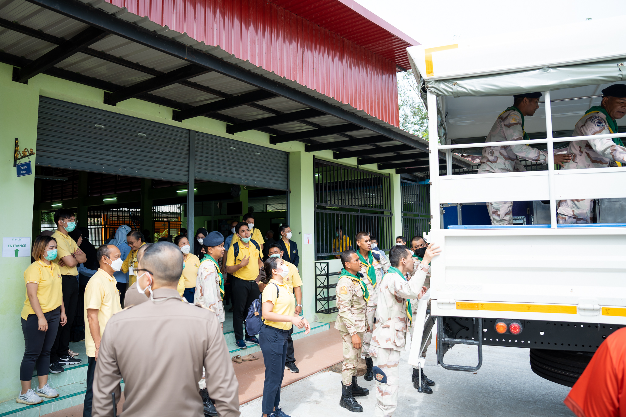 คณะแพทยศาสตร์โรงพยาบาลรามาธิบดี มหาวิทยาลัยมหิดล ร่วมกับ สำนักงานองคมนตรี ออกหน่วยแพทย์เคลื่อนที่ ในโครงการสืบสานพระราชปณิธาน จ.ยะลา