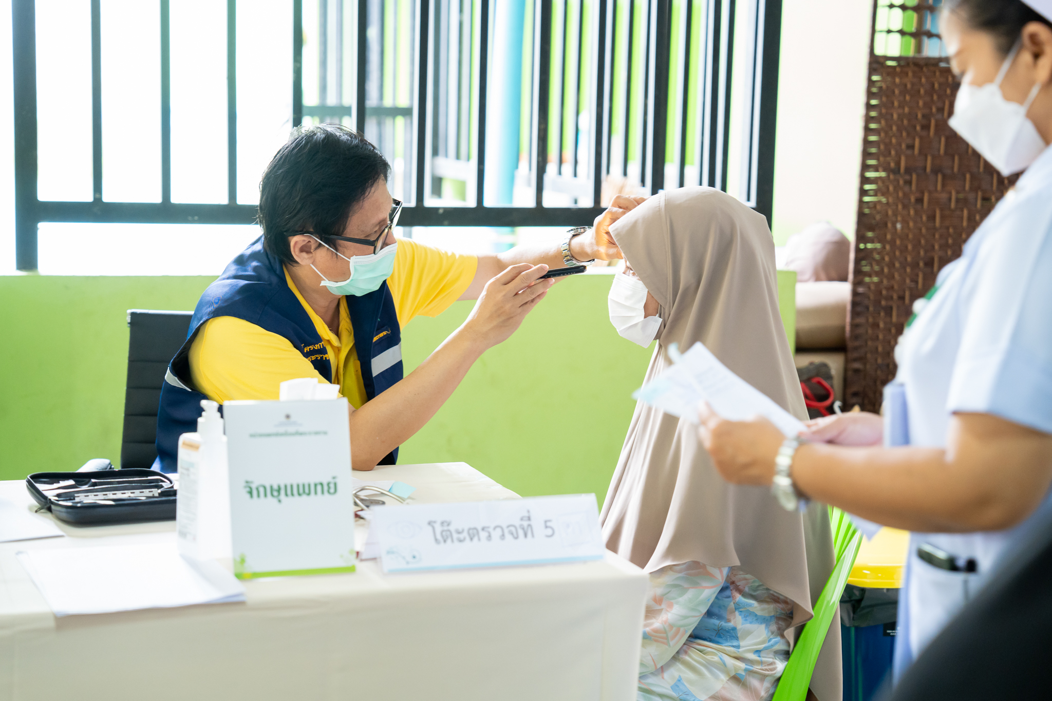 คณะแพทยศาสตร์โรงพยาบาลรามาธิบดี มหาวิทยาลัยมหิดล ร่วมกับ สำนักงานองคมนตรี ออกหน่วยแพทย์เคลื่อนที่ ในโครงการสืบสานพระราชปณิธาน จ.ยะลา