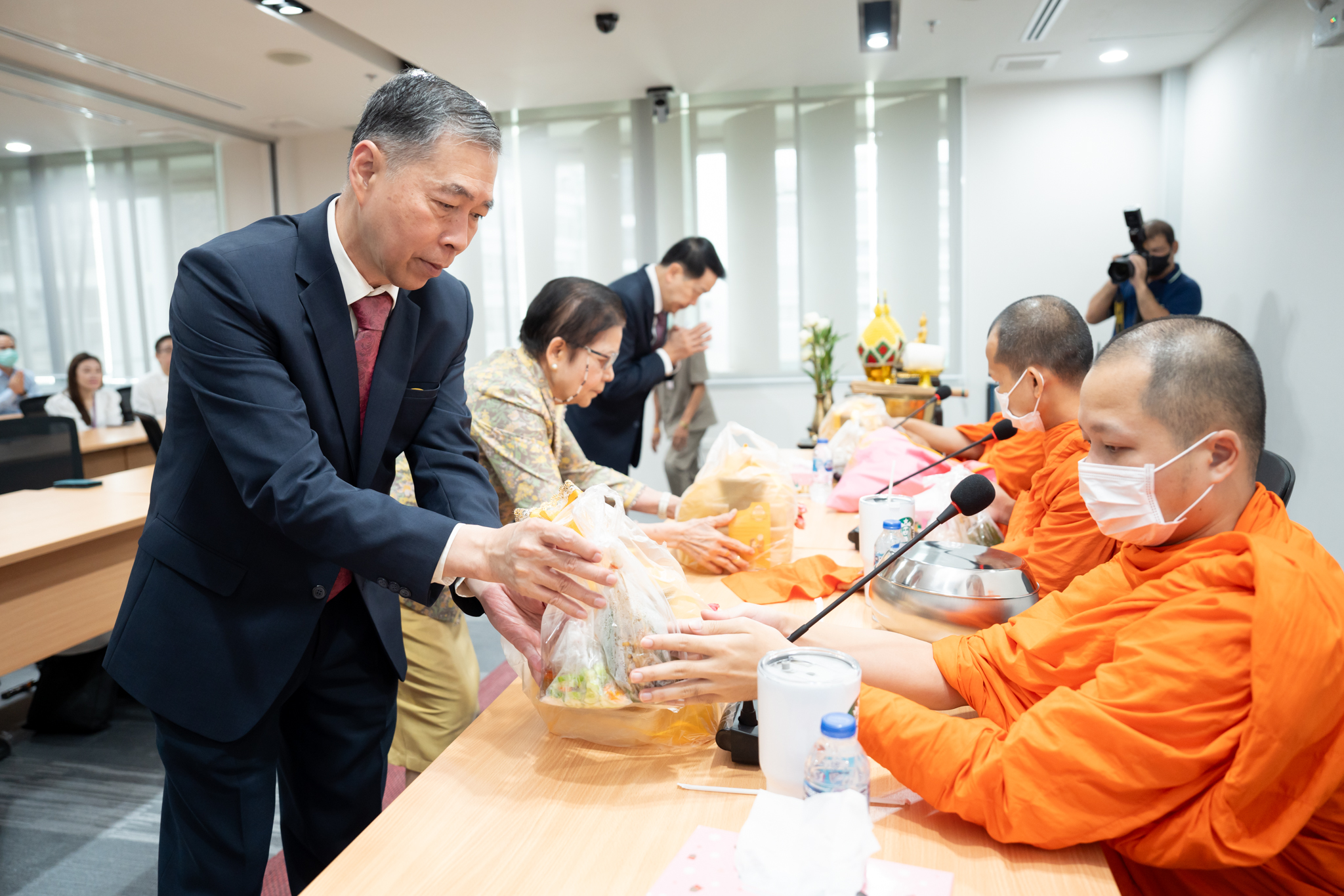 พิธีทำบุญฝ่ายการศึกษา งานแพทยศาสตรศึกษา และงานการศึกษาหลังปริญญา สำนักงานการศึกษา พิธีทำบุญฝ่ายการศึกษา งานแพทยศาสตรศึกษา และงานการศึกษาหลังปริญญา สำนักงานการศึกษา