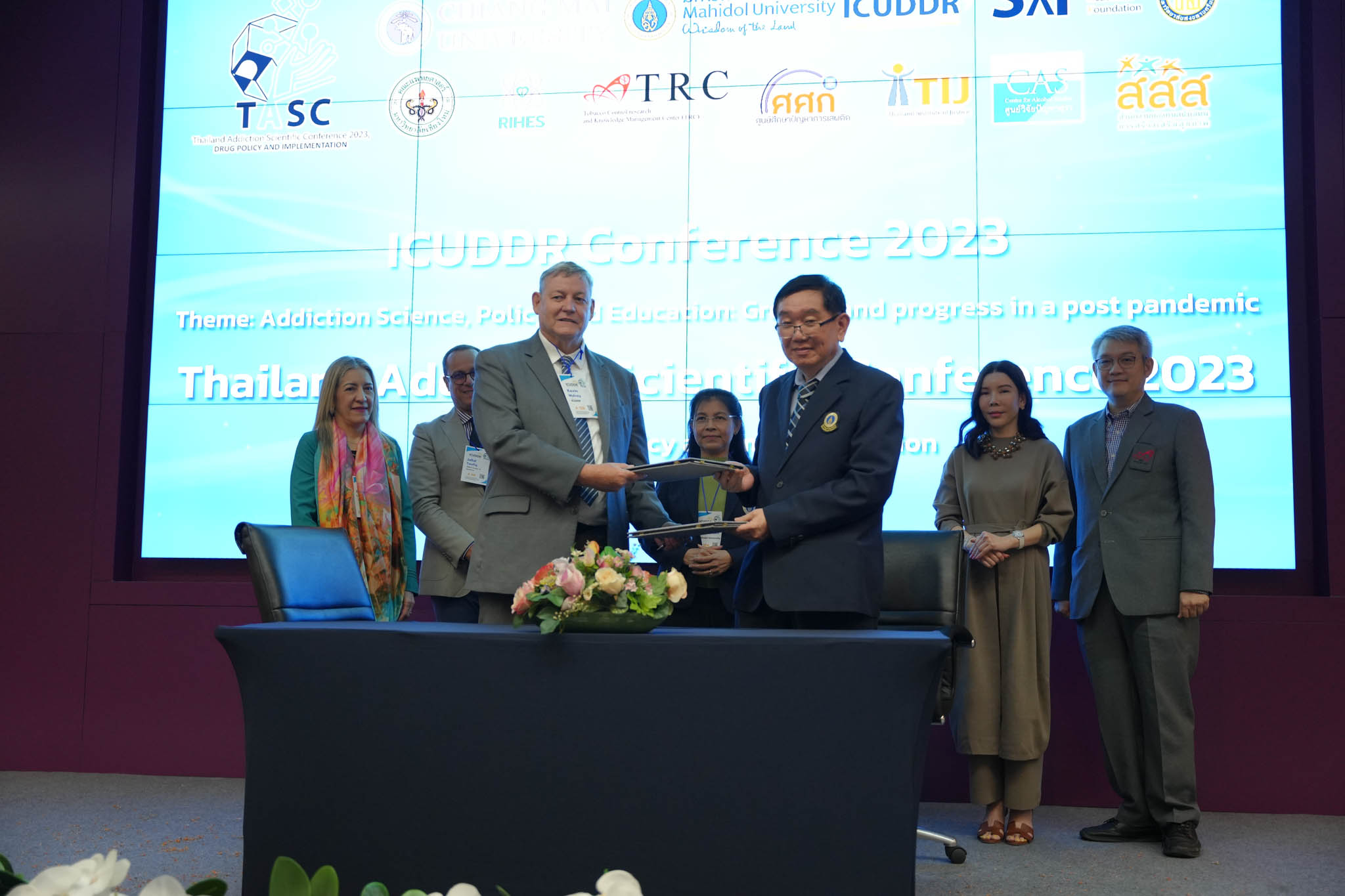 คณะแพทยศาสตร์โรงพยาบาลรามาธิบดี มหาวิทยาลัยมหิดล ร่วมลงนามทำบันทึกข้อตกลงความร่วมมือ (MOU) ในการเป็นศูนย์ความร่วมมือภาคพื้นเอเชียแปซิฟิกของประชาคมมหาวิทยาลัยด้านการลดอุปสงค์การใช้ยาเสพติด (Asia-Pacific Regional Collaboration Center, International Consortium of Universities for Drug Demand Reduction, AP-RCC-ICUDDR) คณะแพทยศาสตร์โรงพยาบาลรามาธิบดี มหาวิทยาลัยมหิดล ร่วมลงนามทำบันทึกข้อตกลงความร่วมมือ (MOU) ในการเป็นศูนย์ความร่วมมือภาคพื้นเอเชียแปซิฟิกของประชาคมมหาวิทยาลัยด้านการลดอุปสงค์การใช้ยาเสพติด (Asia-Pacific Regional Collaboration Center, International Consortium of Universities for Drug Demand Reduction, AP-RCC-ICUDDR)