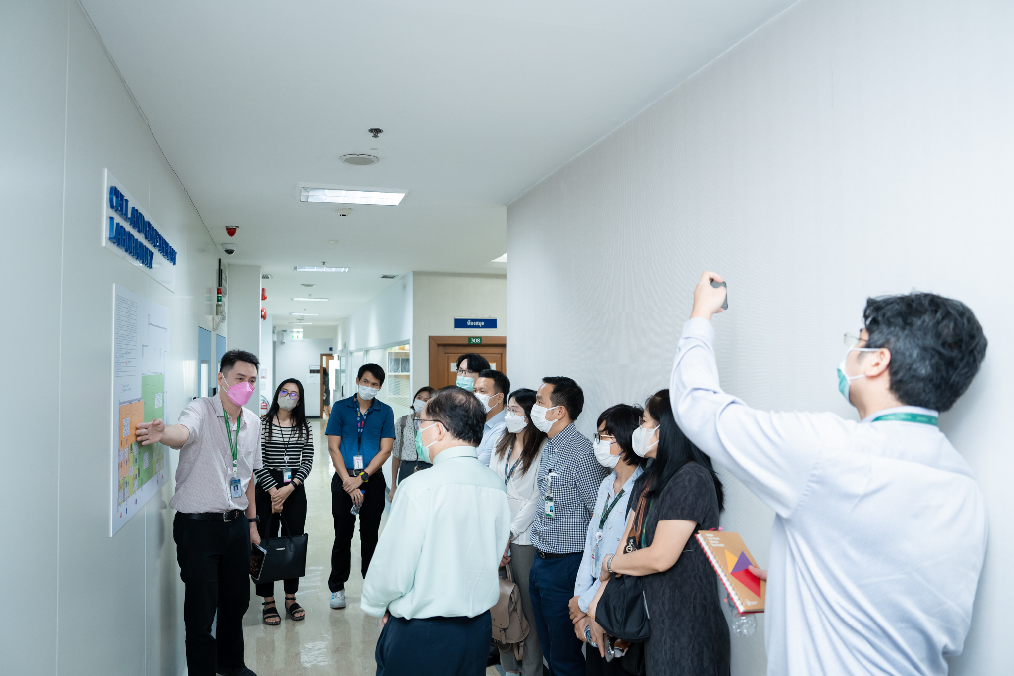 สำนักงานวิจัย วิชาการและนวัตกรรม คณะแพทยศาสตร์โรงพยาบาลรามาธิบดี มหาวิทยาลัยมหิดล ให้การต้อนรับคณะดูงาน หน่วยผลิตผลิตภัณฑ์เพื่อการบำบัด ฝ่ายวิจัย คณะแพทยศาสตร์ศิริราชพยาบาล มหาวิทยาลัยมหิดล สำนักงานวิจัย วิชาการและนวัตกรรม คณะแพทยศาสตร์โรงพยาบาลรามาธิบดี มหาวิทยาลัยมหิดล ให้การต้อนรับคณะดูงาน หน่วยผลิตผลิตภัณฑ์เพื่อการบำบัด ฝ่ายวิจัย คณะแพทยศาสตร์ศิริราชพยาบาล มหาวิทยาลัยมหิดล