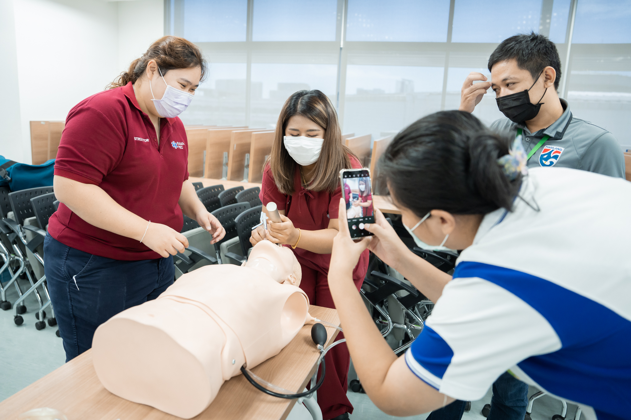 โครงการอบรมเชิงปฏิบัติการ เรื่อง การดูแลผู้ป่วยที่ใช้เครื่องช่วยหายใจ โครงการอบรมเชิงปฏิบัติการ เรื่อง การดูแลผู้ป่วยที่ใช้เครื่องช่วยหายใจ