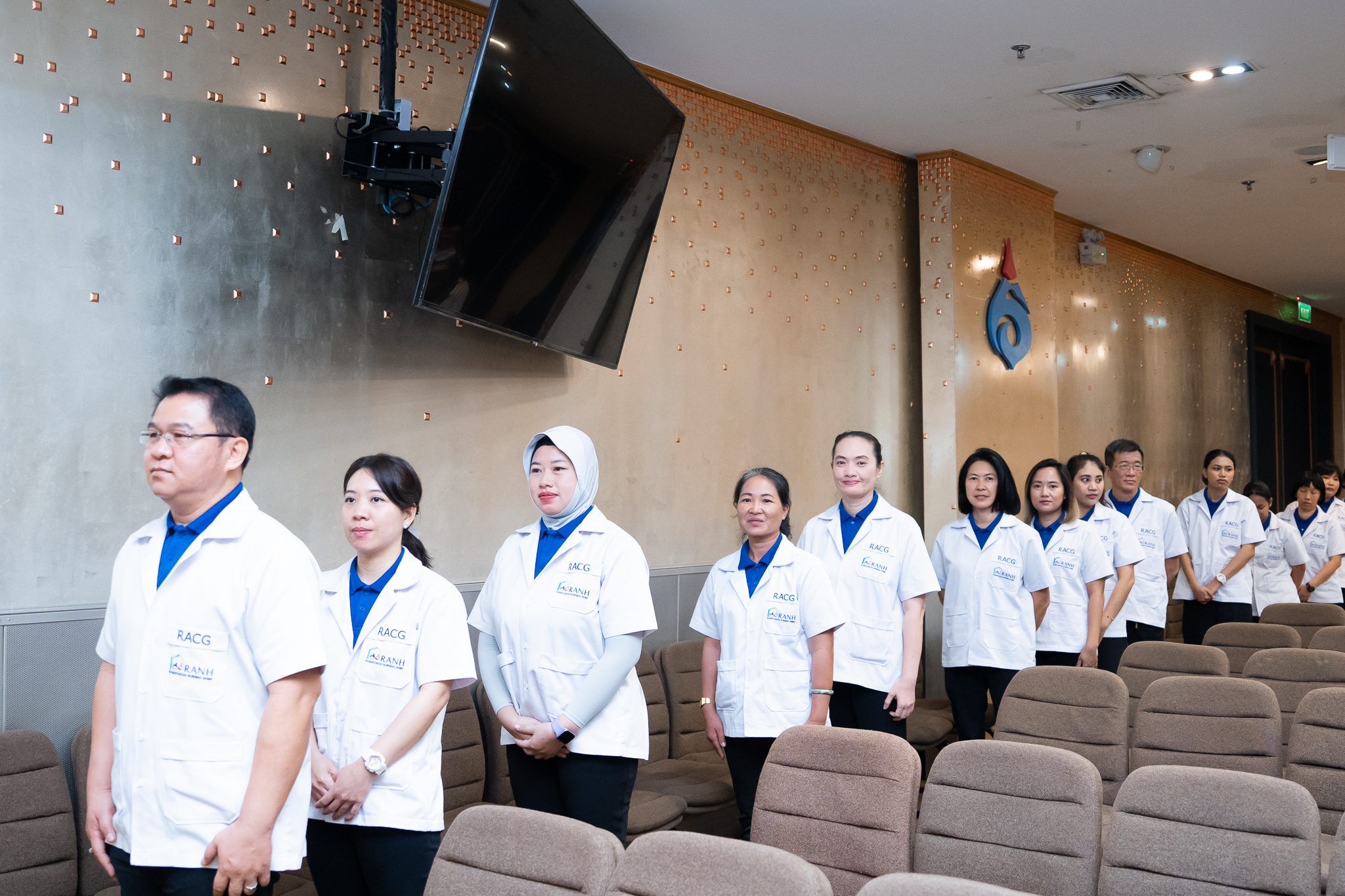 พิธีปิดการอบรม หลักสูตร "ผู้ดูแลผู้สูงอายุ 420 ชั่วโมง" รุ่นที่ 1 ประจำปี 2566 พิธีปิดการอบรม หลักสูตร "ผู้ดูแลผู้สูงอายุ 420 ชั่วโมง" รุ่นที่ 1 ประจำปี 2566