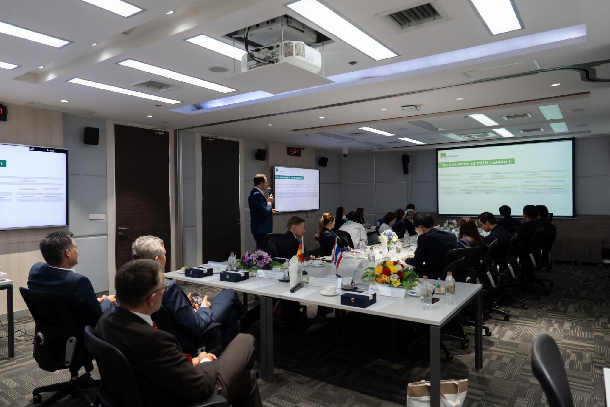 พิธีลงนามความร่วมมือด้านการศึกษาและวิจัยระหว่างคณะแพทยศาสตร์โรงพยาบาลรามาธิบดี มหาวิทยาลัยมหิดล กับ สถาบันทางการแพทย์ชั้นนำ 3 แห่งของเยอรมนี พิธีลงนามความร่วมมือด้านการศึกษาและวิจัยระหว่างคณะแพทยศาสตร์โรงพยาบาลรามาธิบดี มหาวิทยาลัยมหิดล กับ สถาบันทางการแพทย์ชั้นนำ 3 แห่งของเยอรมนี