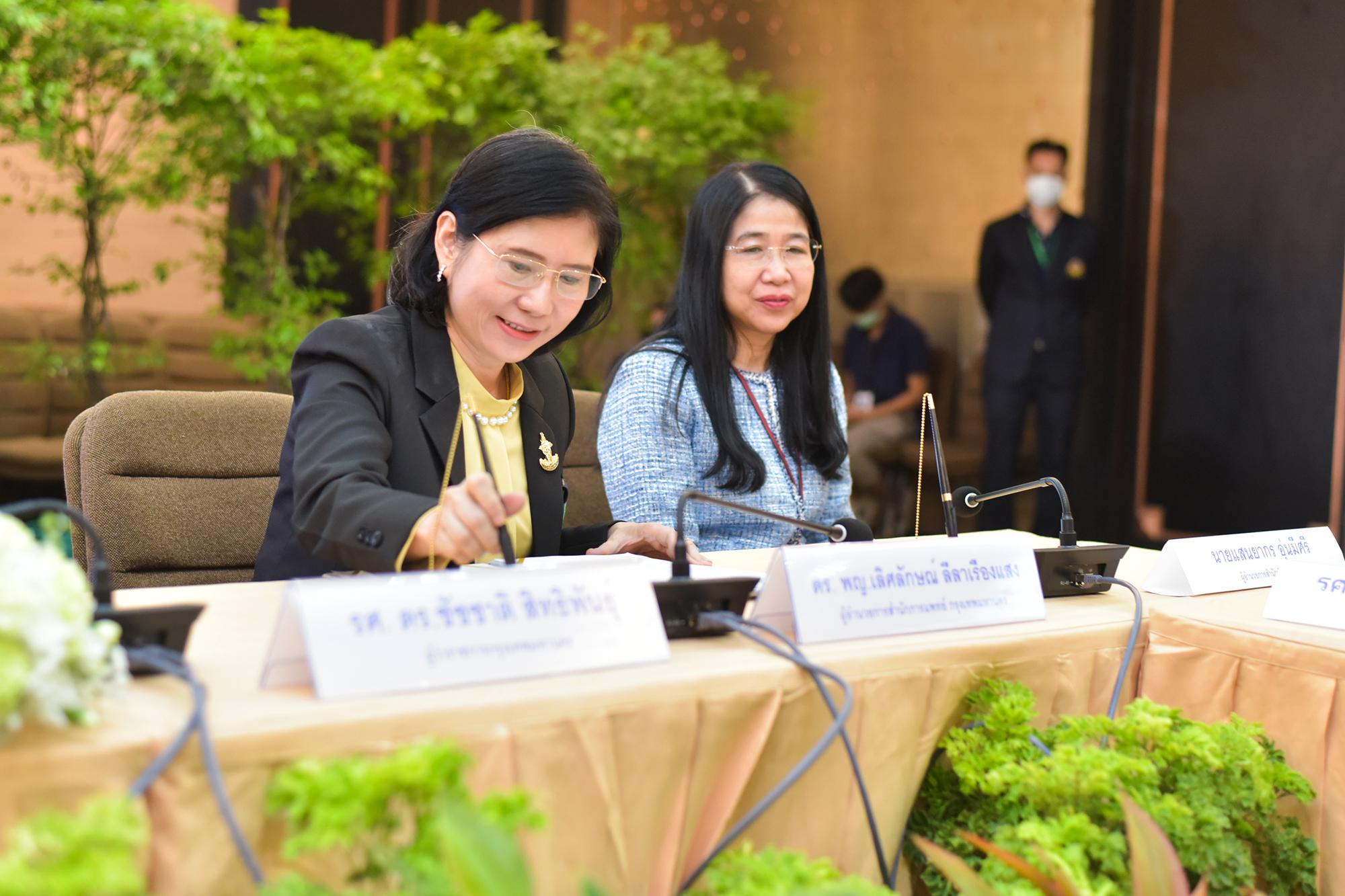 รามาฯ – กรุงเทพมหานคร ลงนามข้อตกลงความร่วมมือทางวิชาการ (MOU) ส่งต่อองค์ความรู้ ต่อยอดการบริการสาธารณสุข ร่วมกัน รามาฯ – กรุงเทพมหานคร ลงนามข้อตกลงความร่วมมือทางวิชาการ (MOU) ส่งต่อองค์ความรู้ ต่อยอดการบริการสาธารณสุข ร่วมกัน