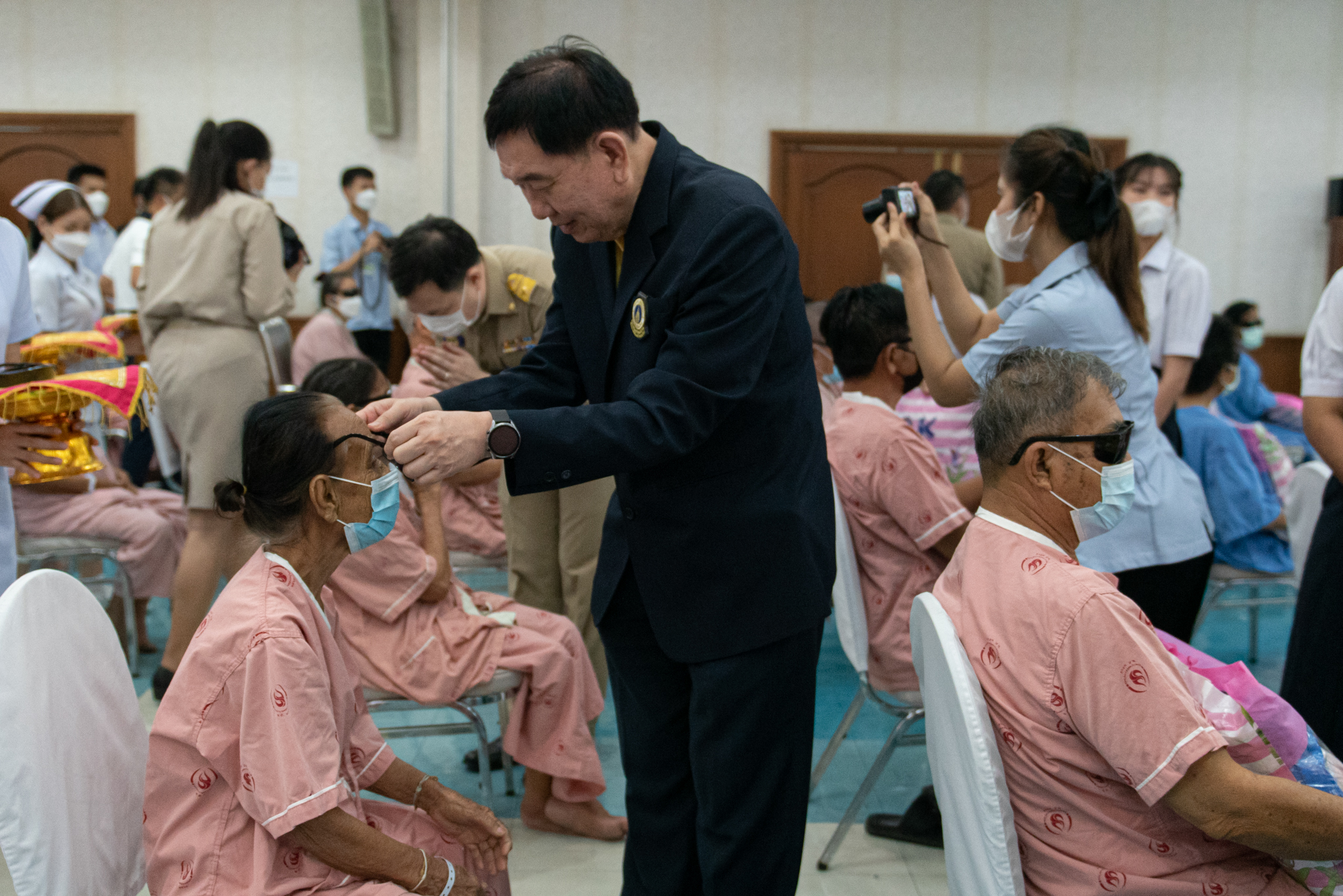 โครงการ “ราษฎรสุขใจ พลานามัยสมบูรณ์” แพทย์พระราชทาน โดยสํานักงานทรัพย์สินพระมหากษัตริย์ ร่วมกับ คณะแพทยศาสตร์โรงพยาบาลรามาธิบดี มหาวิทยาลัยมหิดล และหน่วยงานภาคี ณ โรงพยาบาลศรีสังวร จ.สุโขทัย โครงการ “ราษฎรสุขใจ พลานามัยสมบูรณ์” แพทย์พระราชทาน โดยสํานักงานทรัพย์สินพระมหากษัตริย์ ร่วมกับ คณะแพทยศาสตร์โรงพยาบาลรามาธิบดี มหาวิทยาลัยมหิดล และหน่วยงานภาคี ณ โรงพยาบาลศรีสังวร จ.สุโขทัย