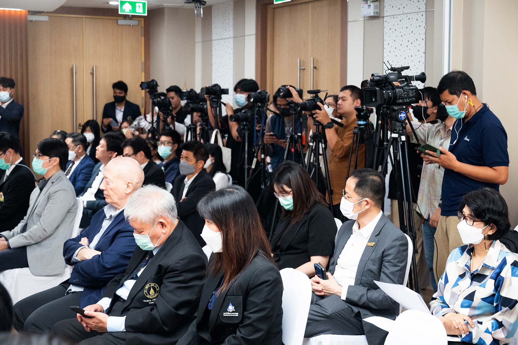 มหิดลแถลงผลสำเร็จในการพัฒนานวัตกรรม ผลิตภัณฑ์ยาที่ใช้รักษามะเร็ง ด้วยเซลล์และยีน (CAR - T cell) ภายใต้มาตรฐานสากลแห่งแรกในอาเซียน มหิดลแถลงผลสำเร็จในการพัฒนานวัตกรรม ผลิตภัณฑ์ยาที่ใช้รักษามะเร็ง ด้วยเซลล์และยีน (CAR - T cell) ภายใต้มาตรฐานสากลแห่งแรกในอาเซียน