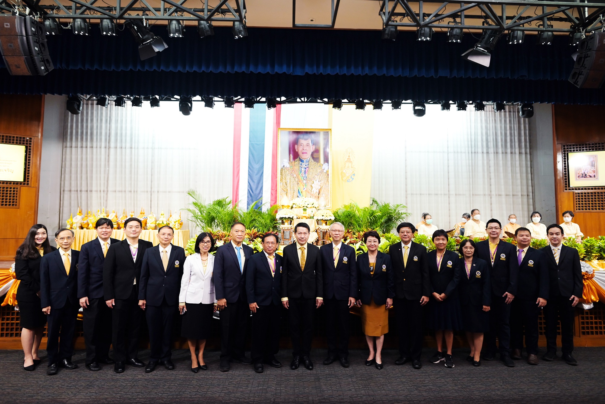 พิธีถวายพระพรพระบาทสมเด็จพระเจ้าอยู่หัวฯ เนื่องในวันเฉลิมพระชนมพรรษา พิธีถวายพระพรพระบาทสมเด็จพระเจ้าอยู่หัวฯ เนื่องในวันเฉลิมพระชนมพรรษา